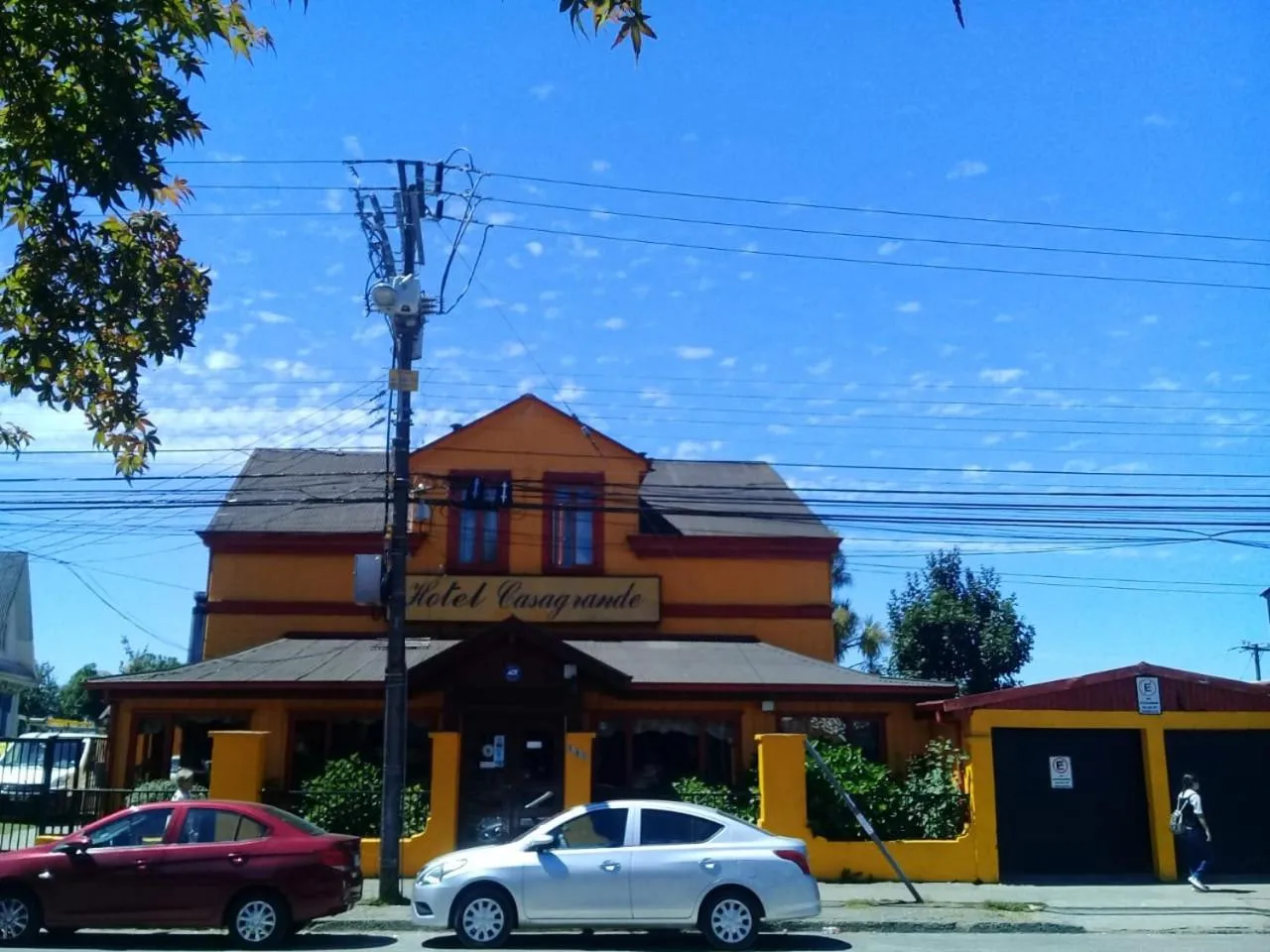 HOTEL CASAGRANDE con estacionamiento EXCLUSIVO y estamos a 50 MTS del Terminal de Buses