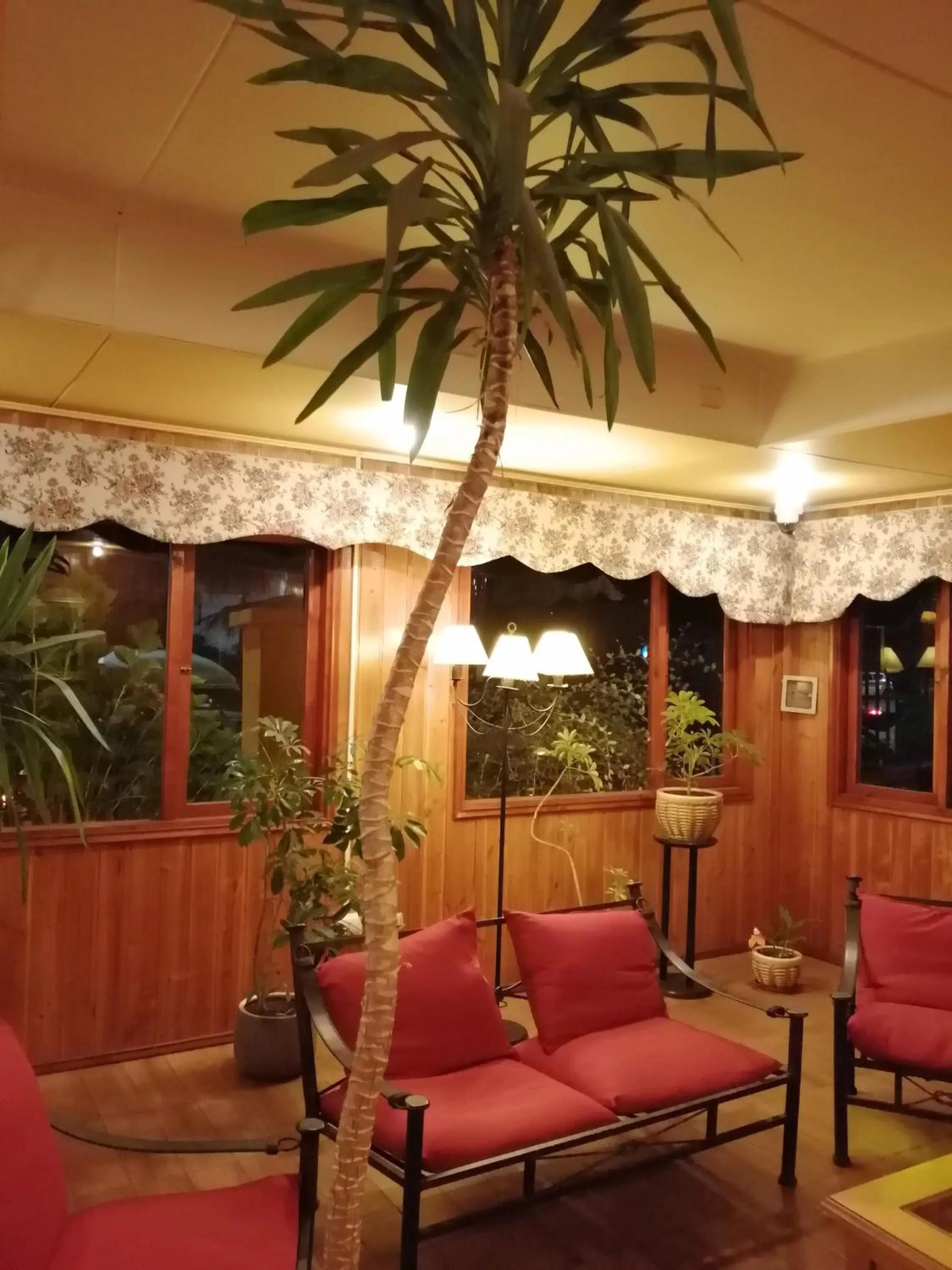 HOTEL CASAGRANDE con estacionamiento EXCLUSIVO y estamos a 50 MTS del Terminal de Buses