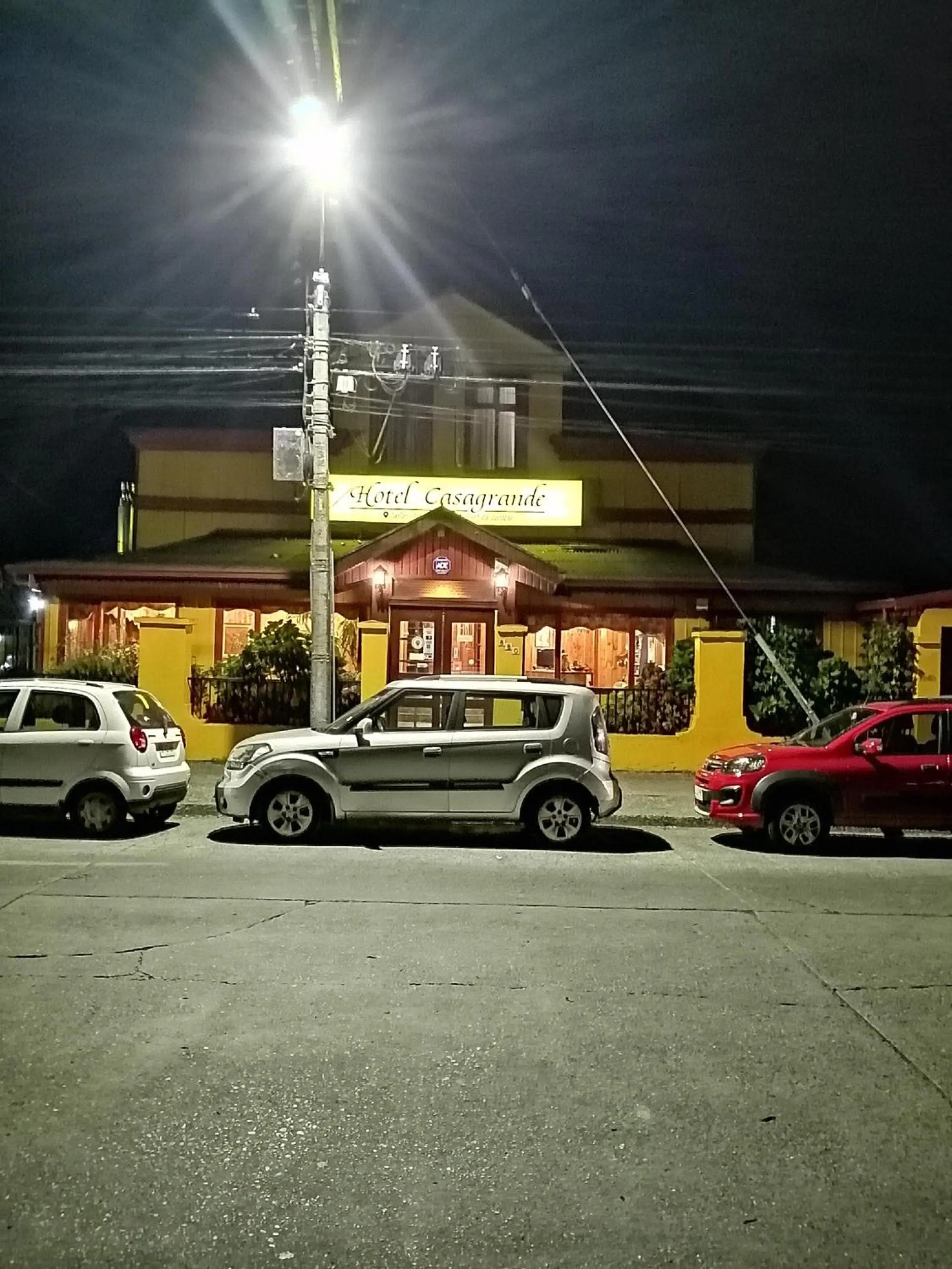 HOTEL CASAGRANDE con estacionamiento EXCLUSIVO y estamos a 50 MTS del Terminal de Buses