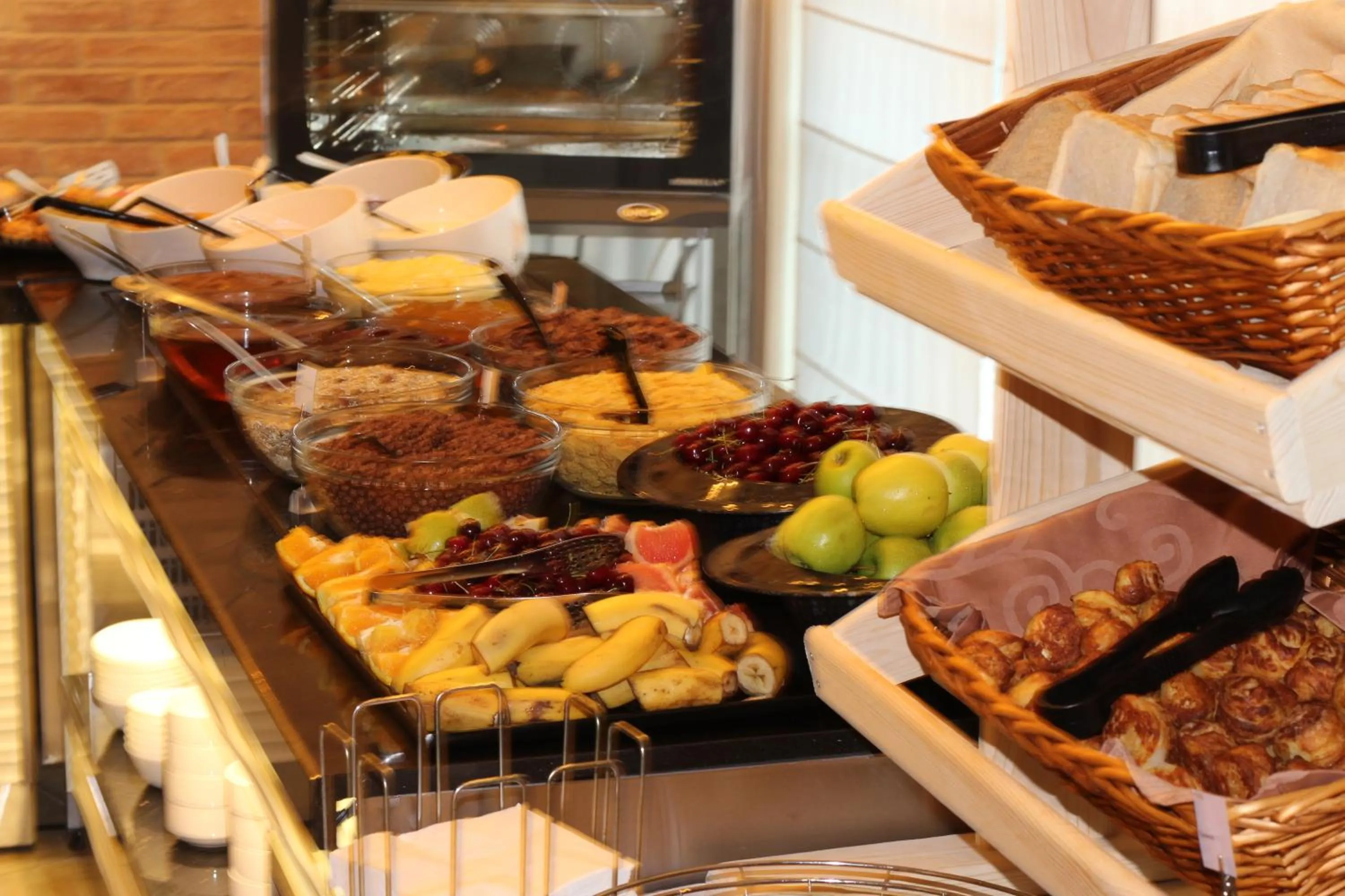 Breakfast in Aparthotel Marina Holiday Club - All Inclusive & Free Parking