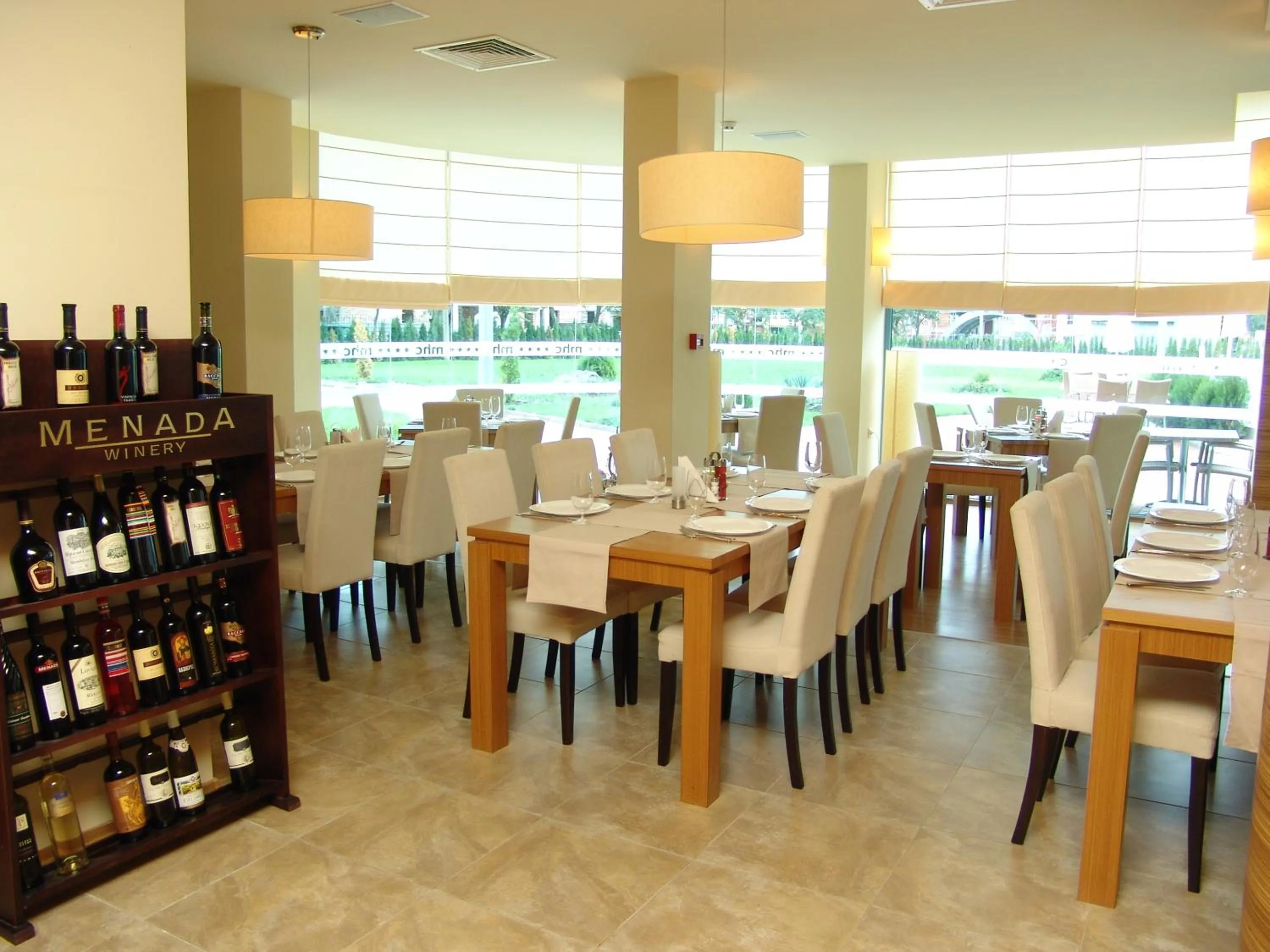 Restaurant/places to eat in Aparthotel Marina Holiday Club - All Inclusive & Free Parking