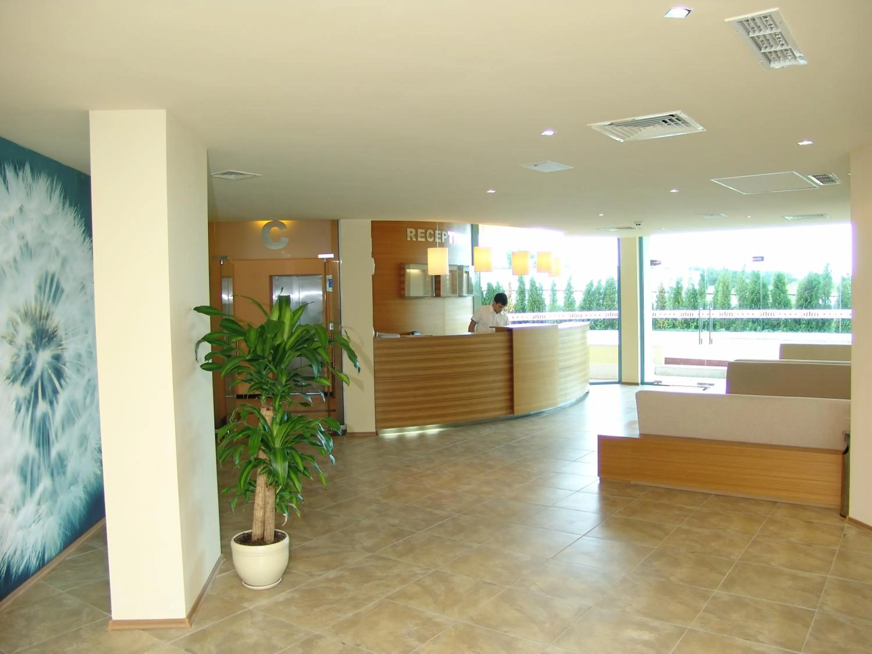 Day in Aparthotel Marina Holiday Club - All Inclusive & Free Parking