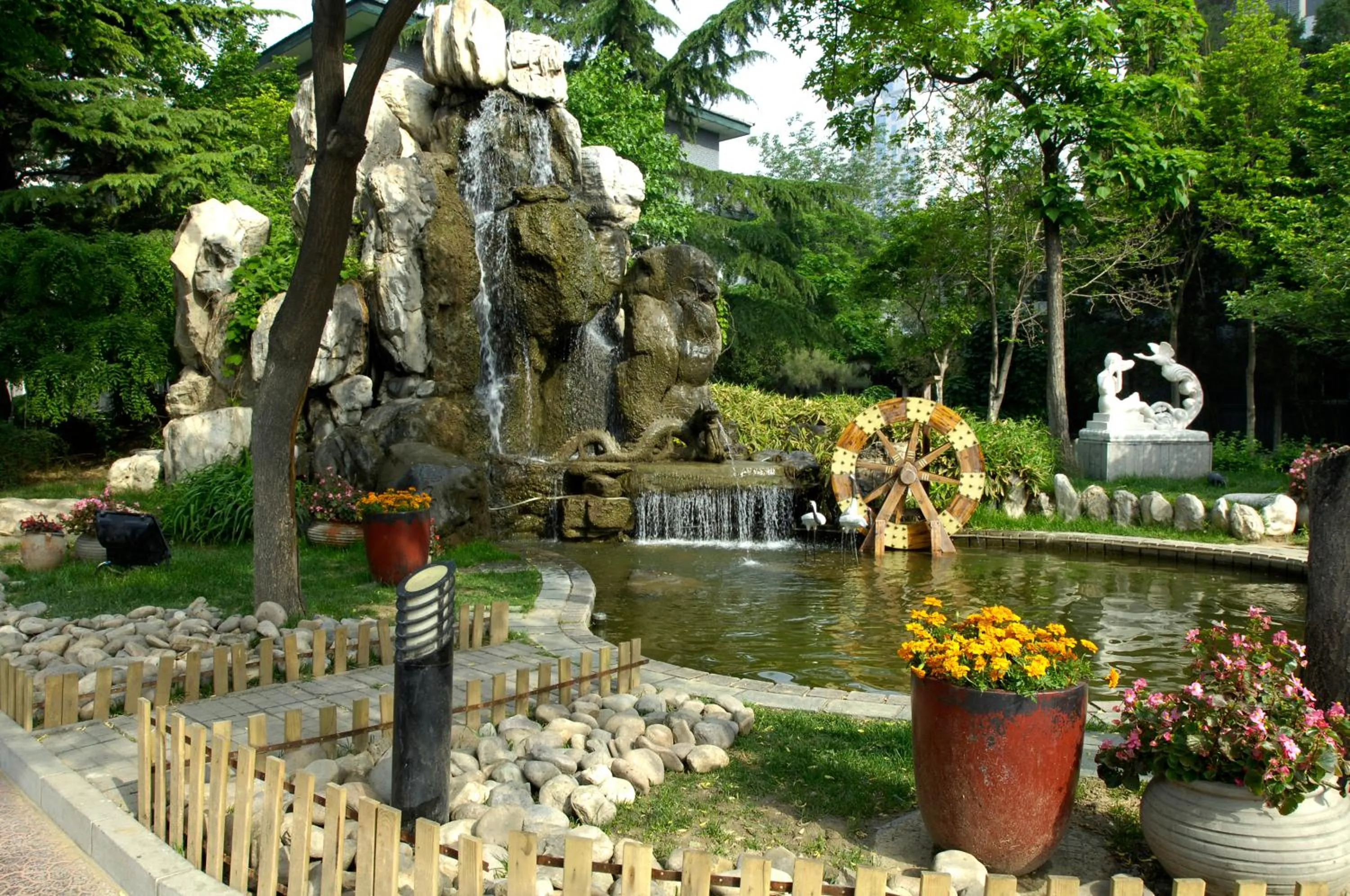 Garden in Xiyuan Hotel