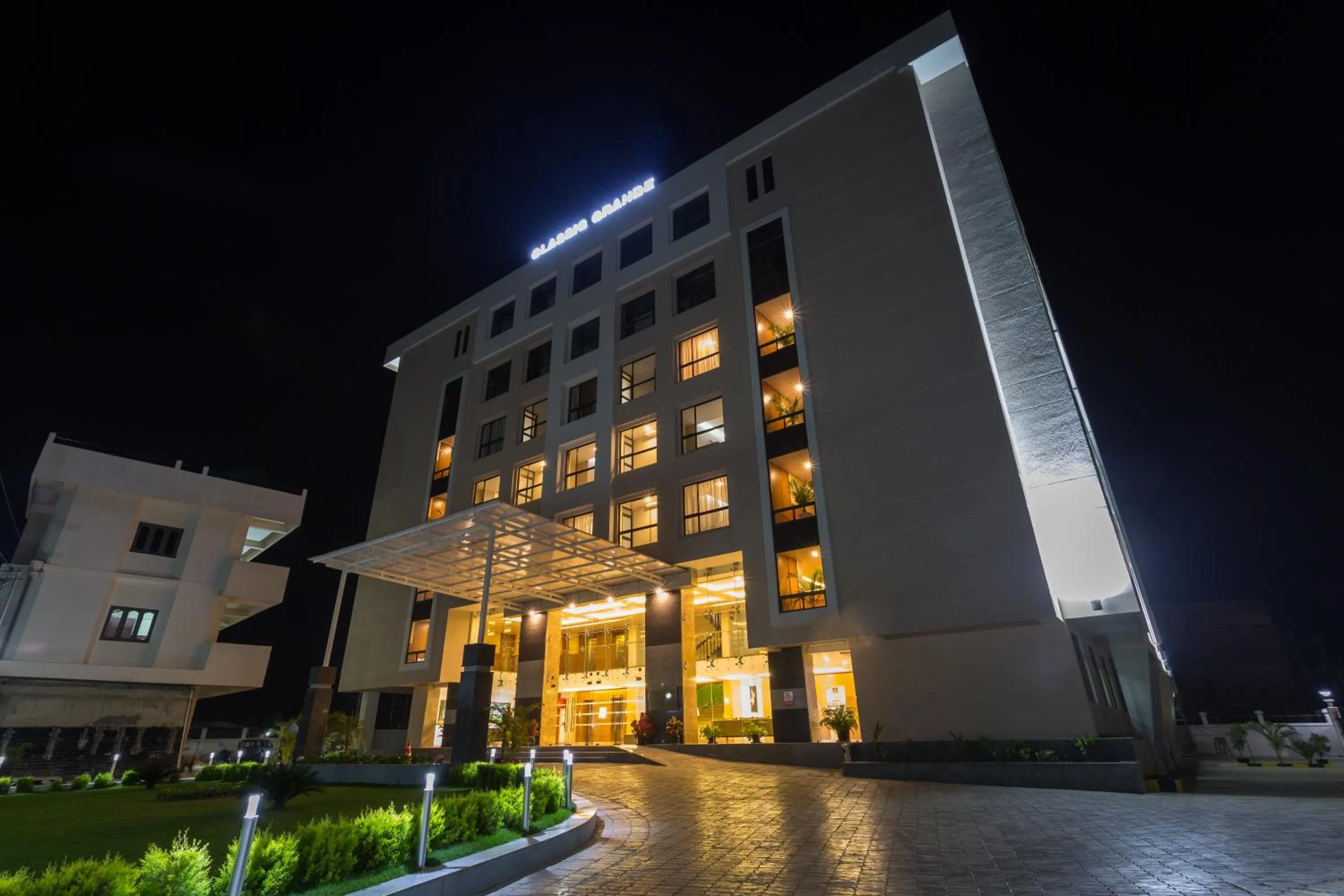 Facade/entrance in Classic Grande,a Member of Radisson