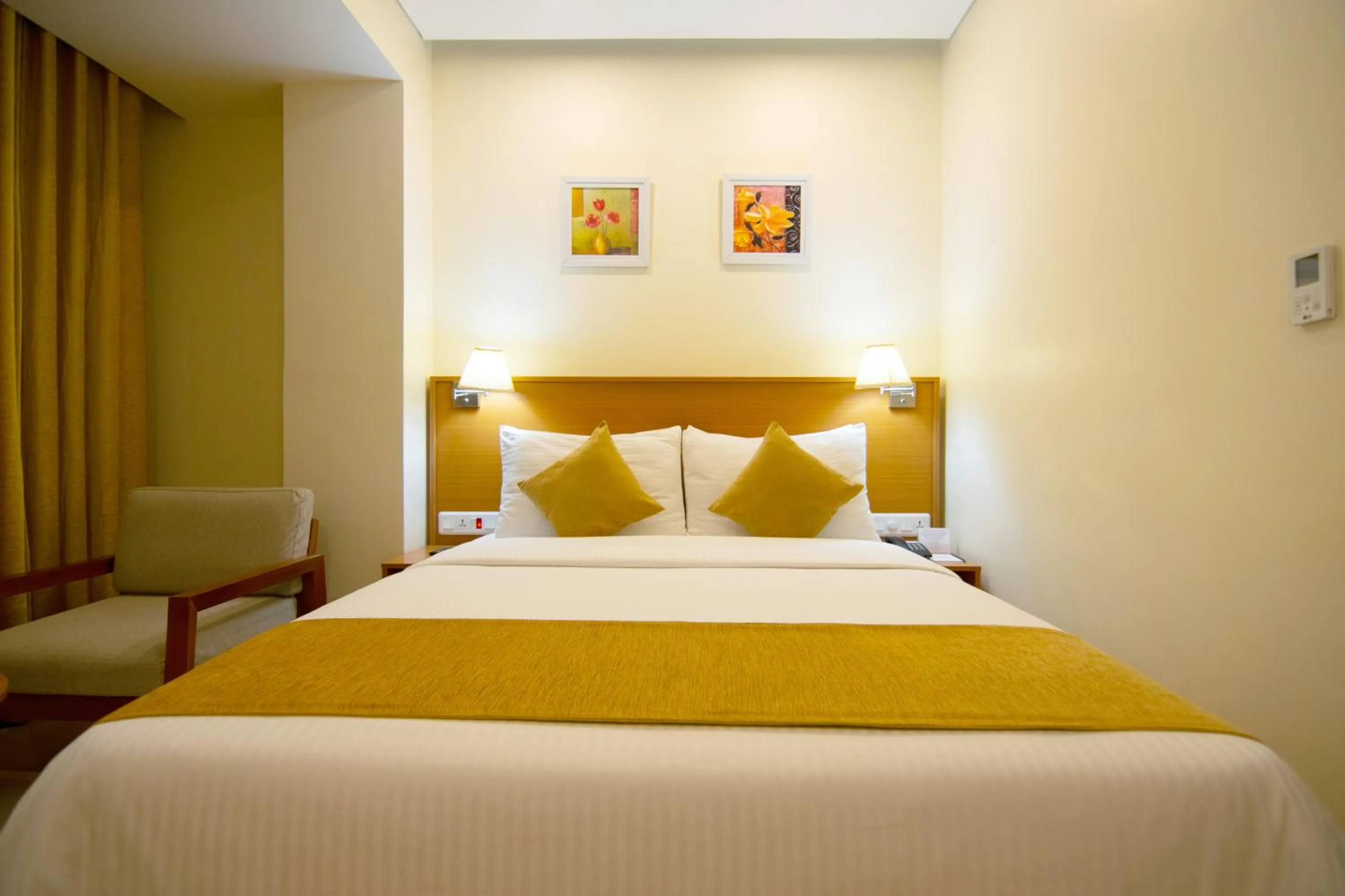 Photo of the whole room, Bed in Classic Grande,a Member of Radisson