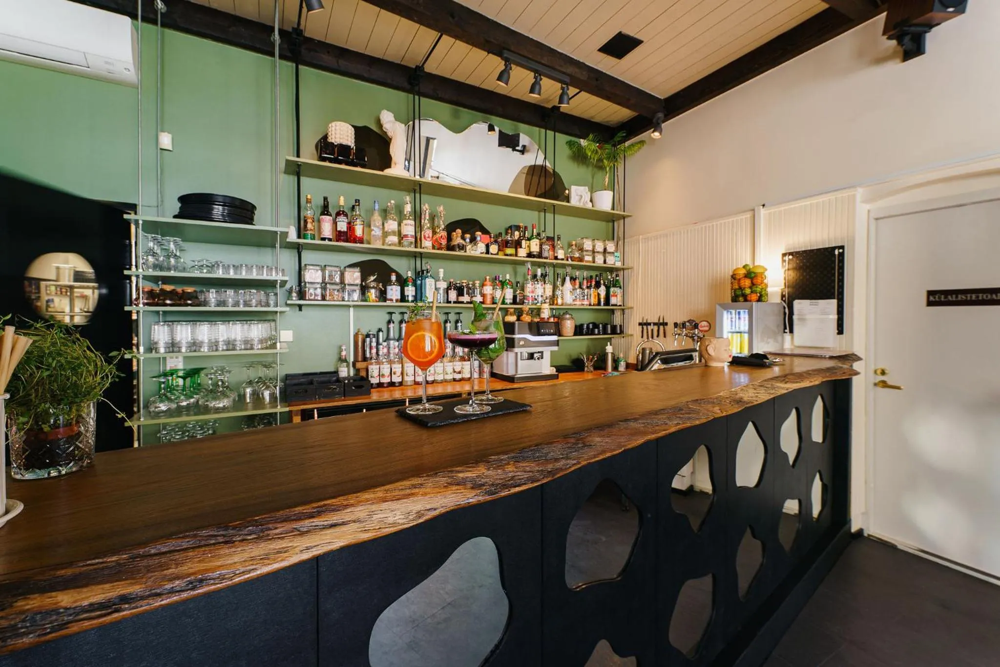 Restaurant/places to eat in Hermannuse Maja