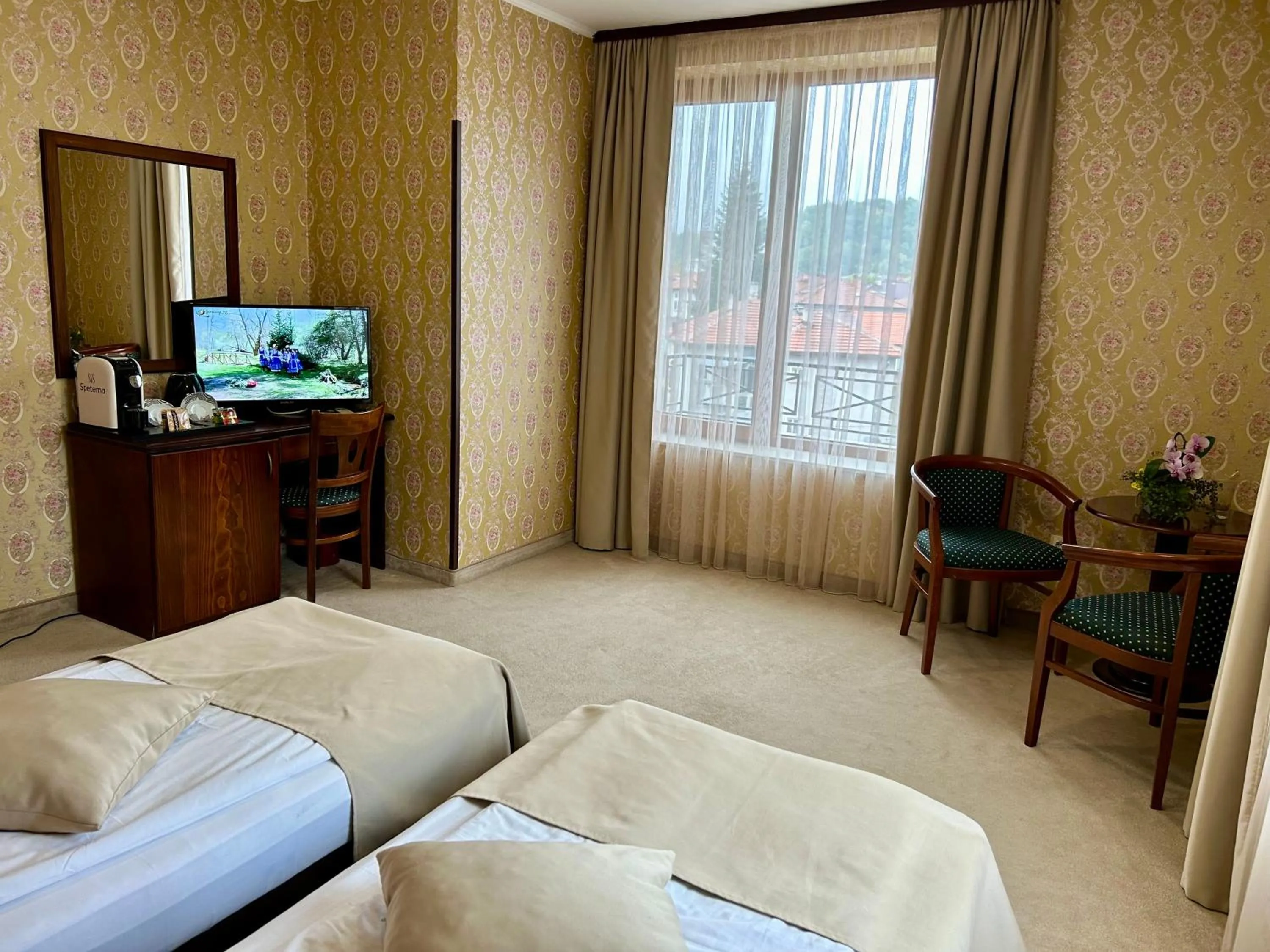 Bed in Chateau Montagne Hotel Troyan