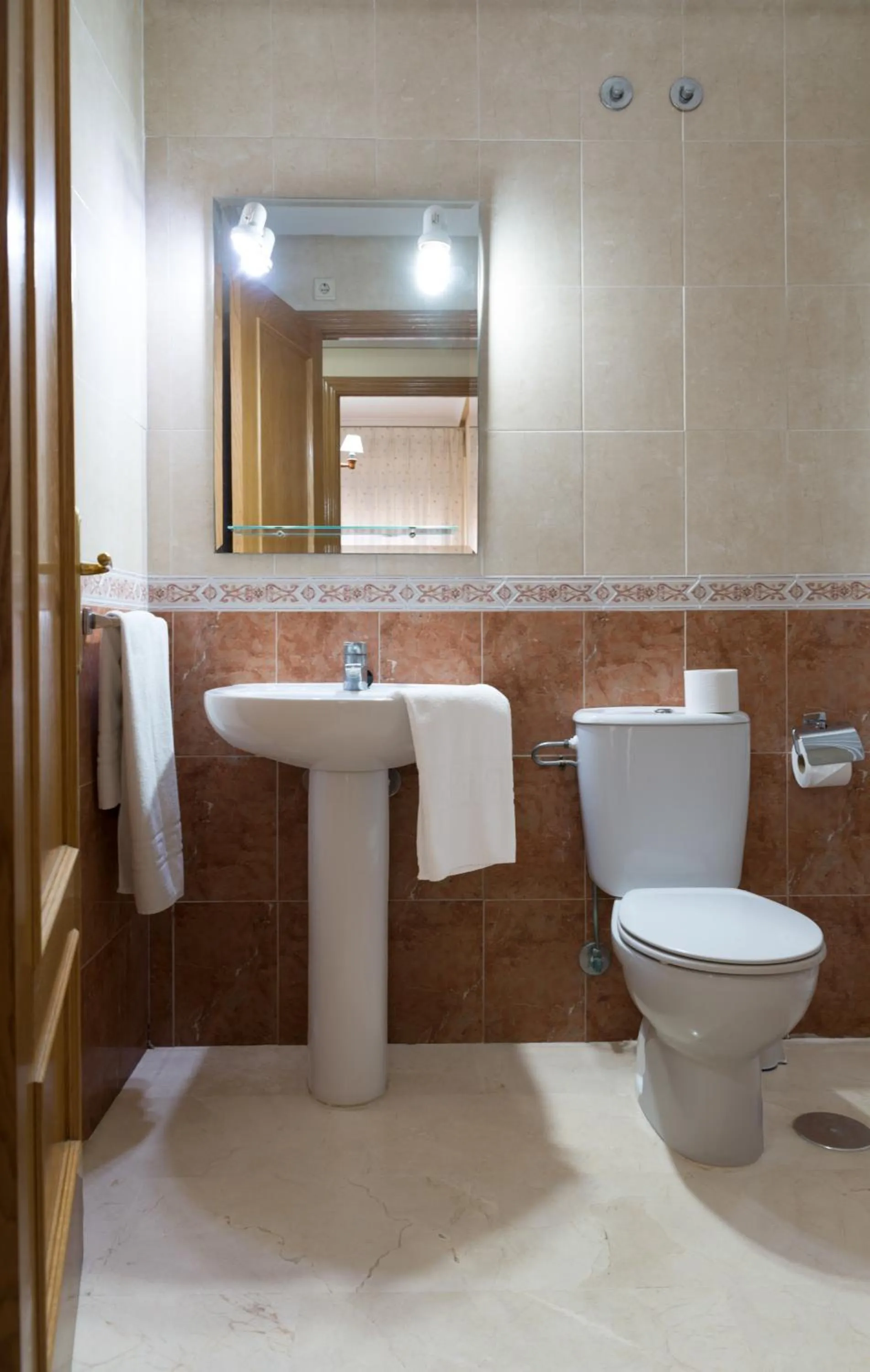 Toilet in Gemelos 20 - Beninter All Inclusive