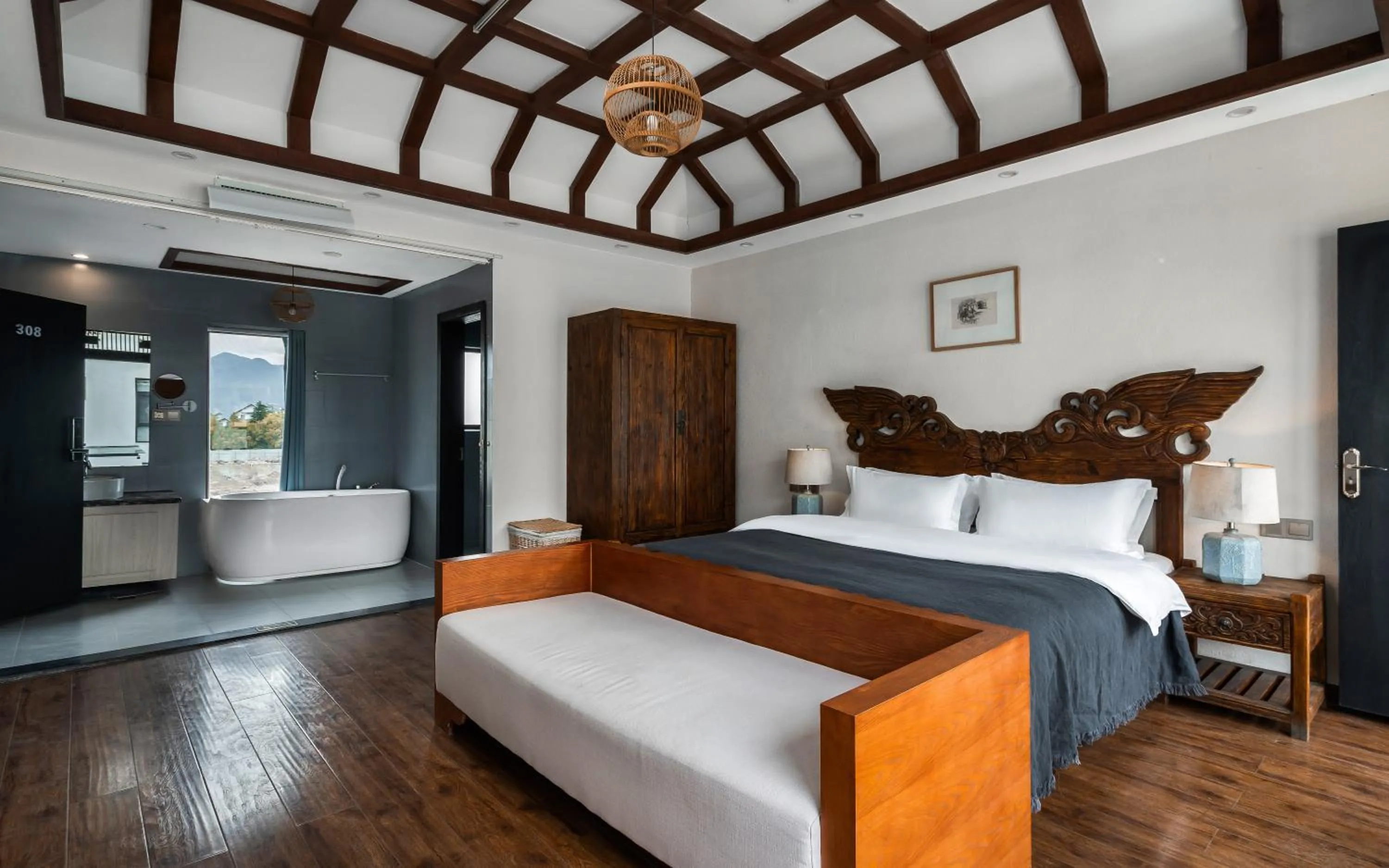 Photo of the whole room, Bed in Lijiang Gemmer Hotel