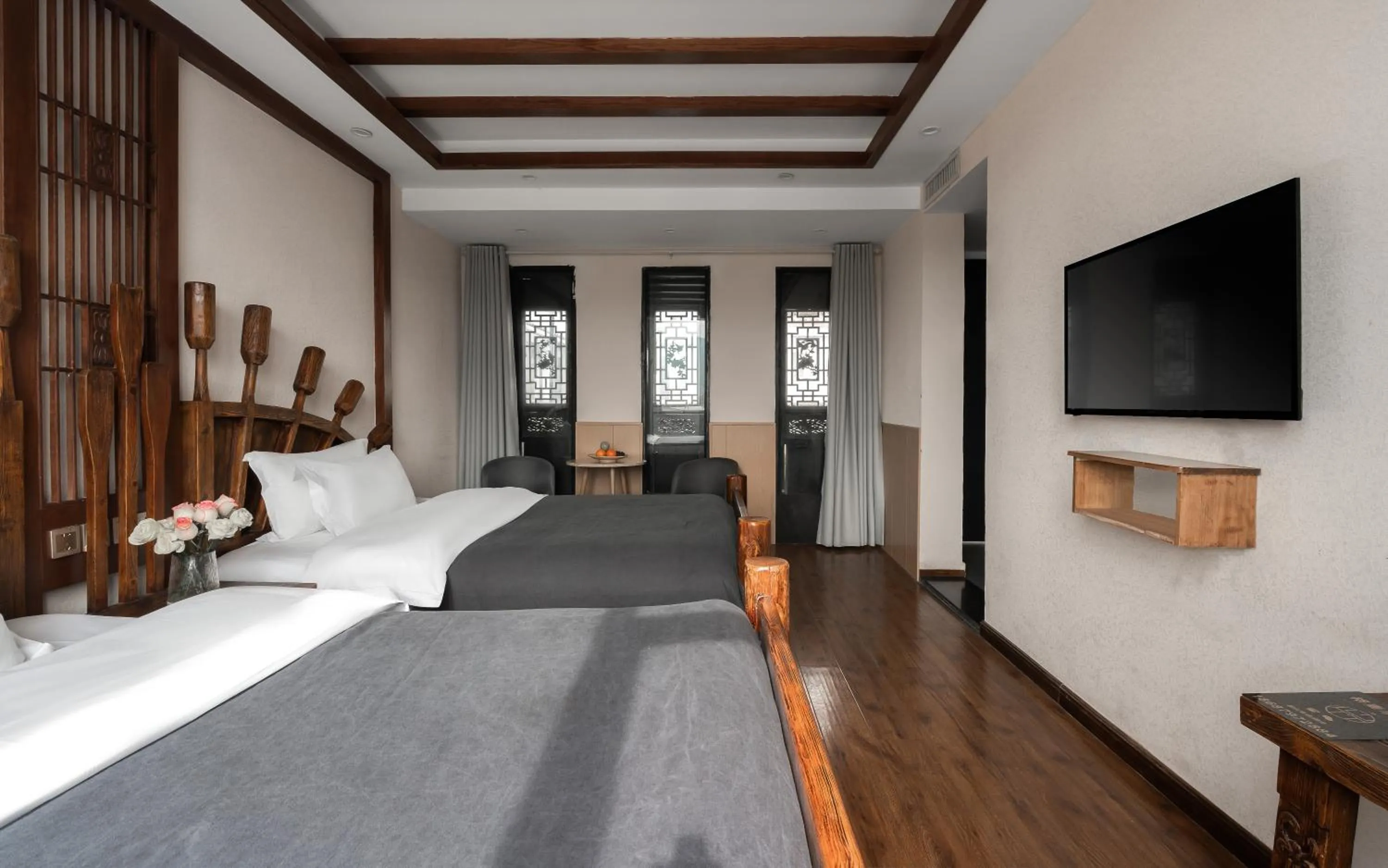 Photo of the whole room, Bed in Lijiang Gemmer Hotel