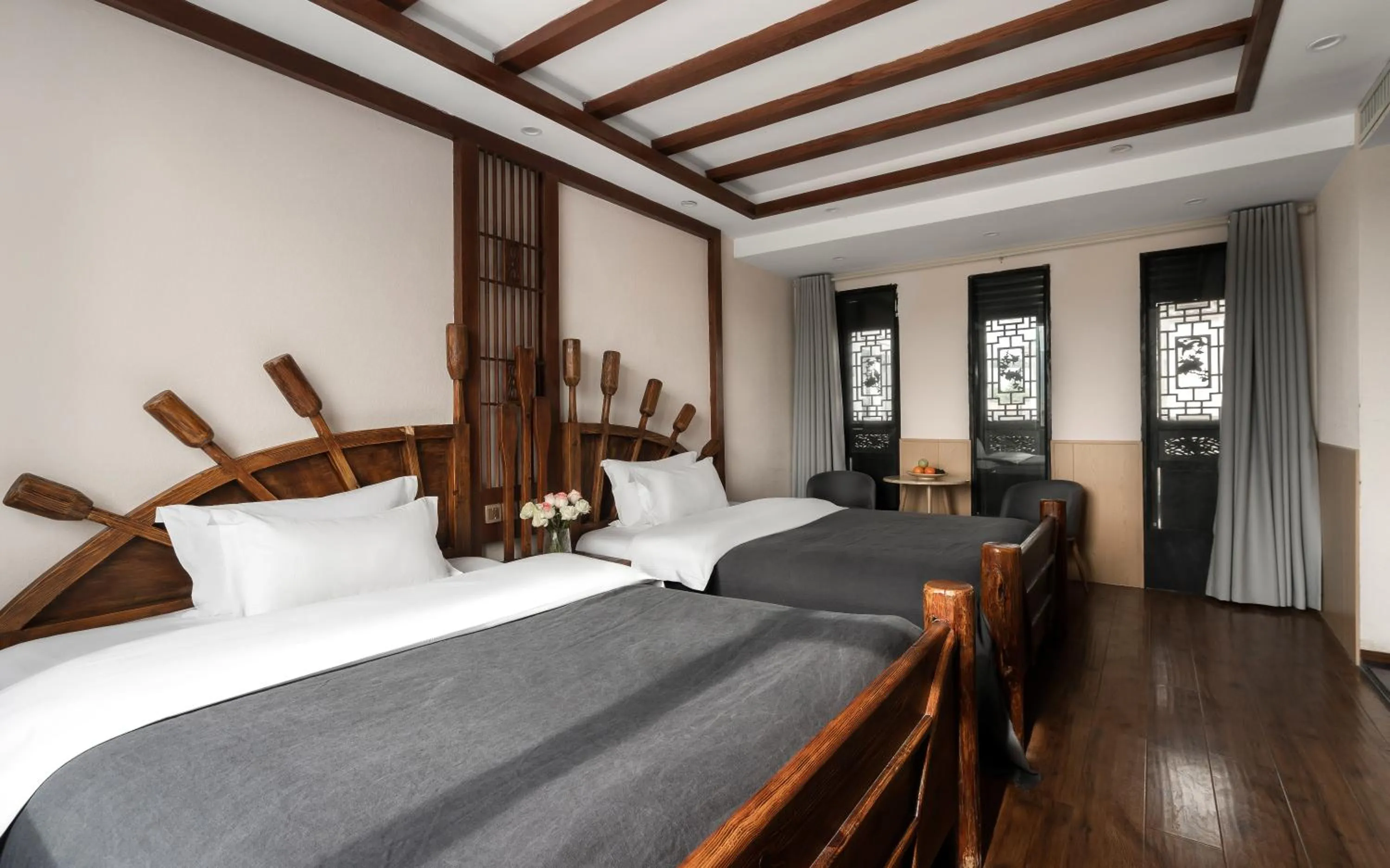 Photo of the whole room, Bed in Lijiang Gemmer Hotel