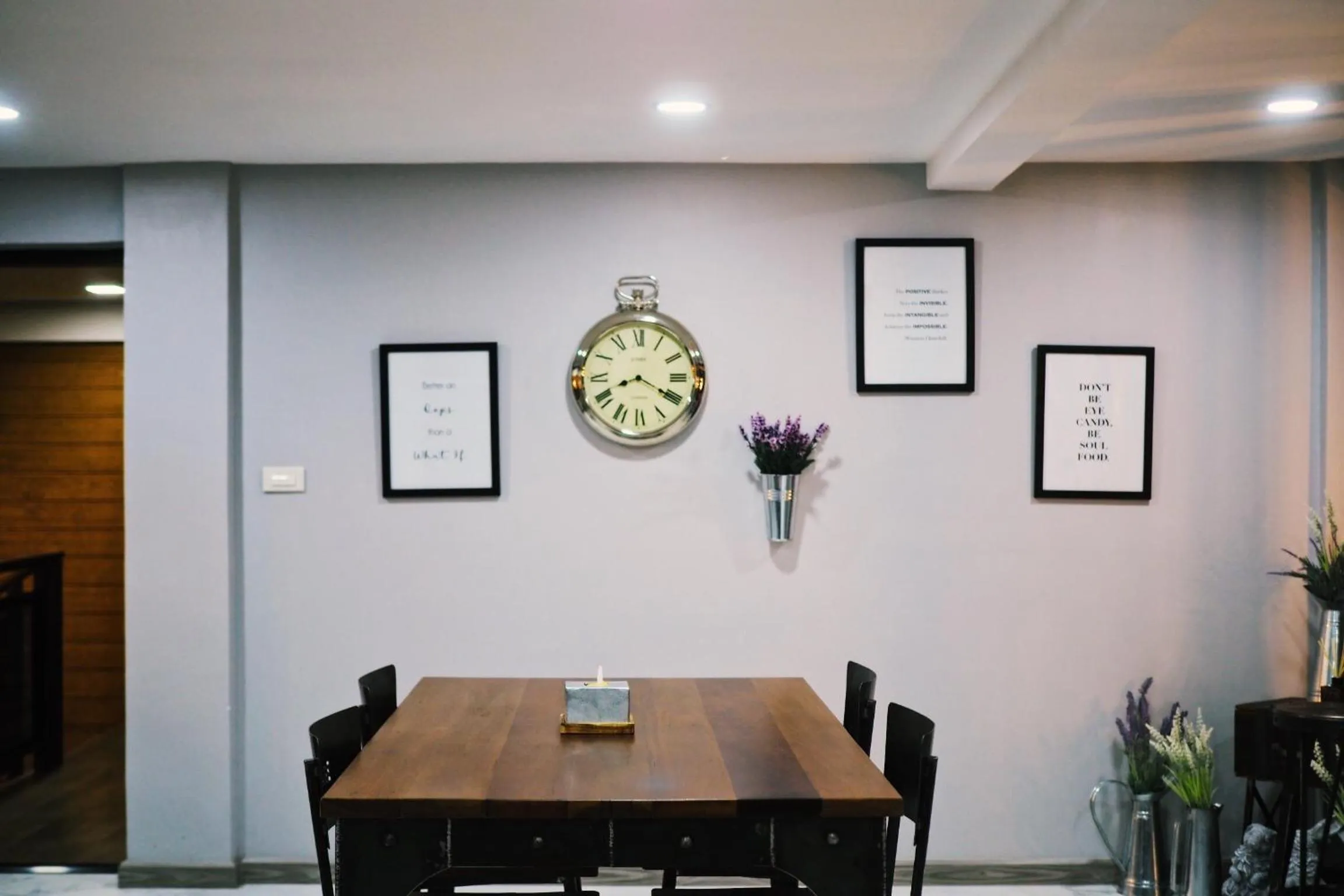 Communal lounge/ TV room in Baan Noppadol