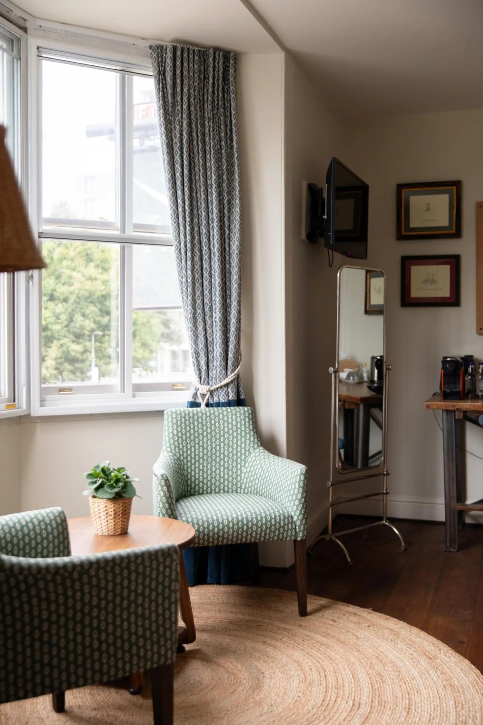 Seating area in The Pilot Inn
