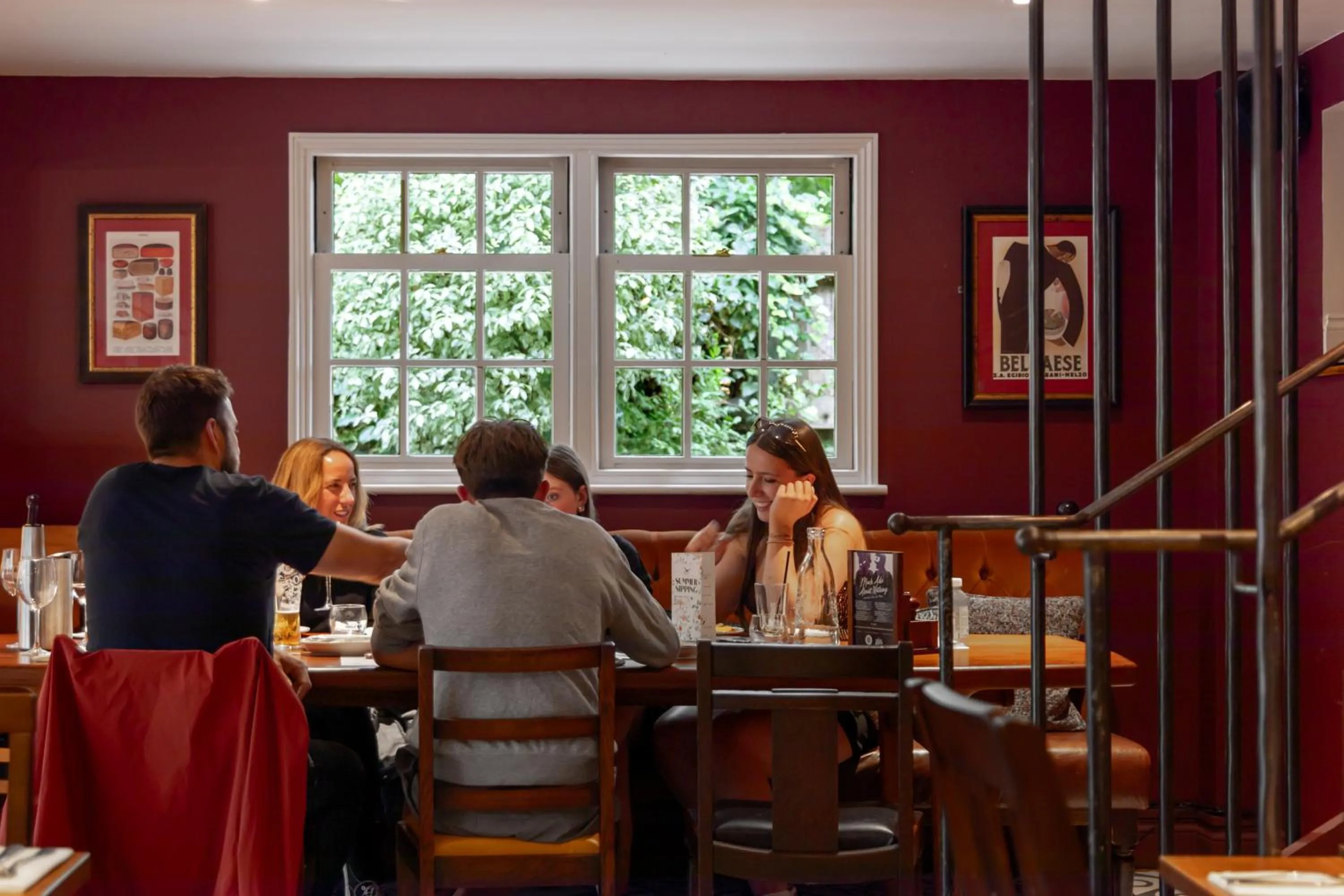 Restaurant/places to eat in The Pilot Inn