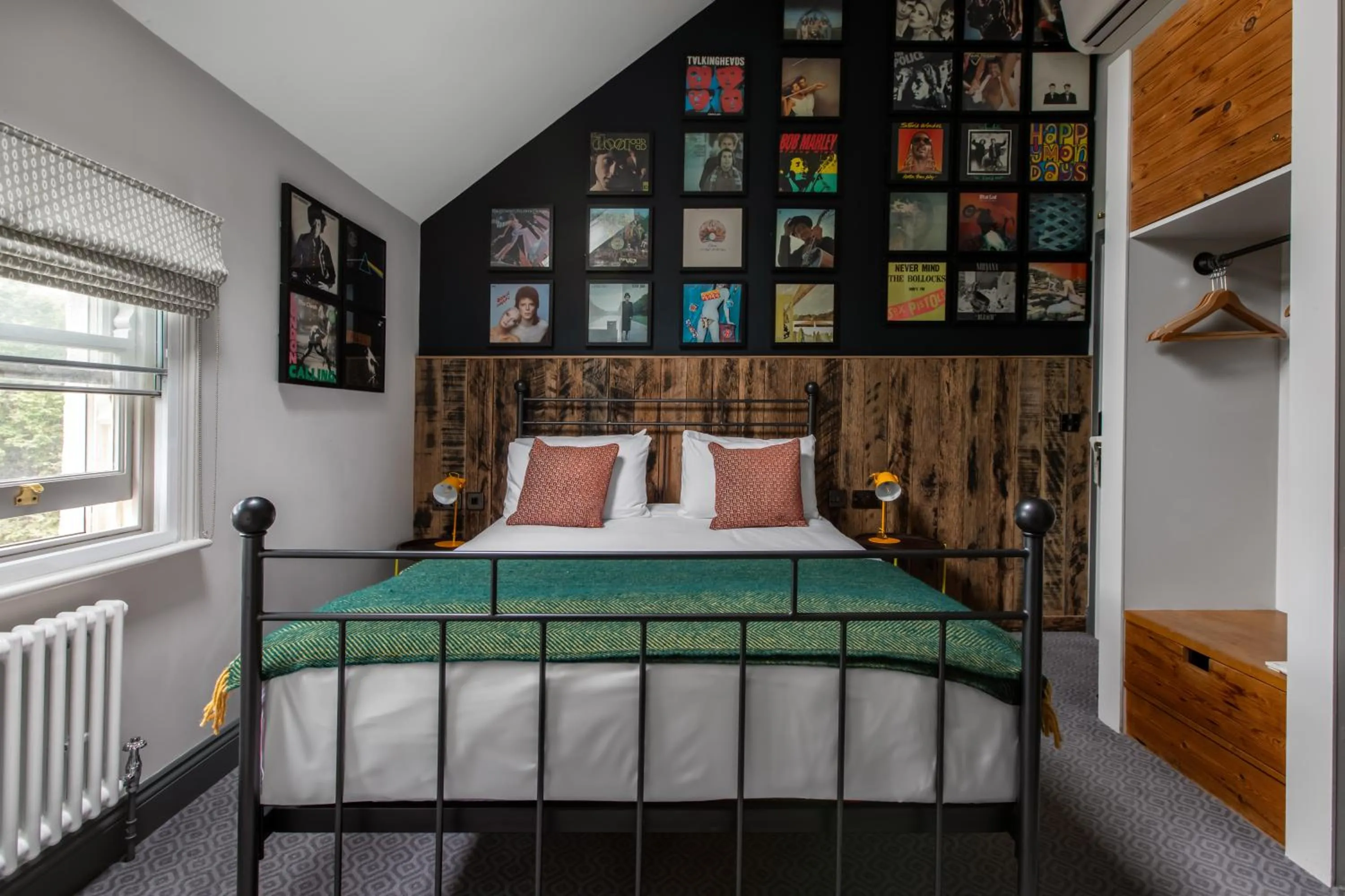 Bed in The Pilot Inn