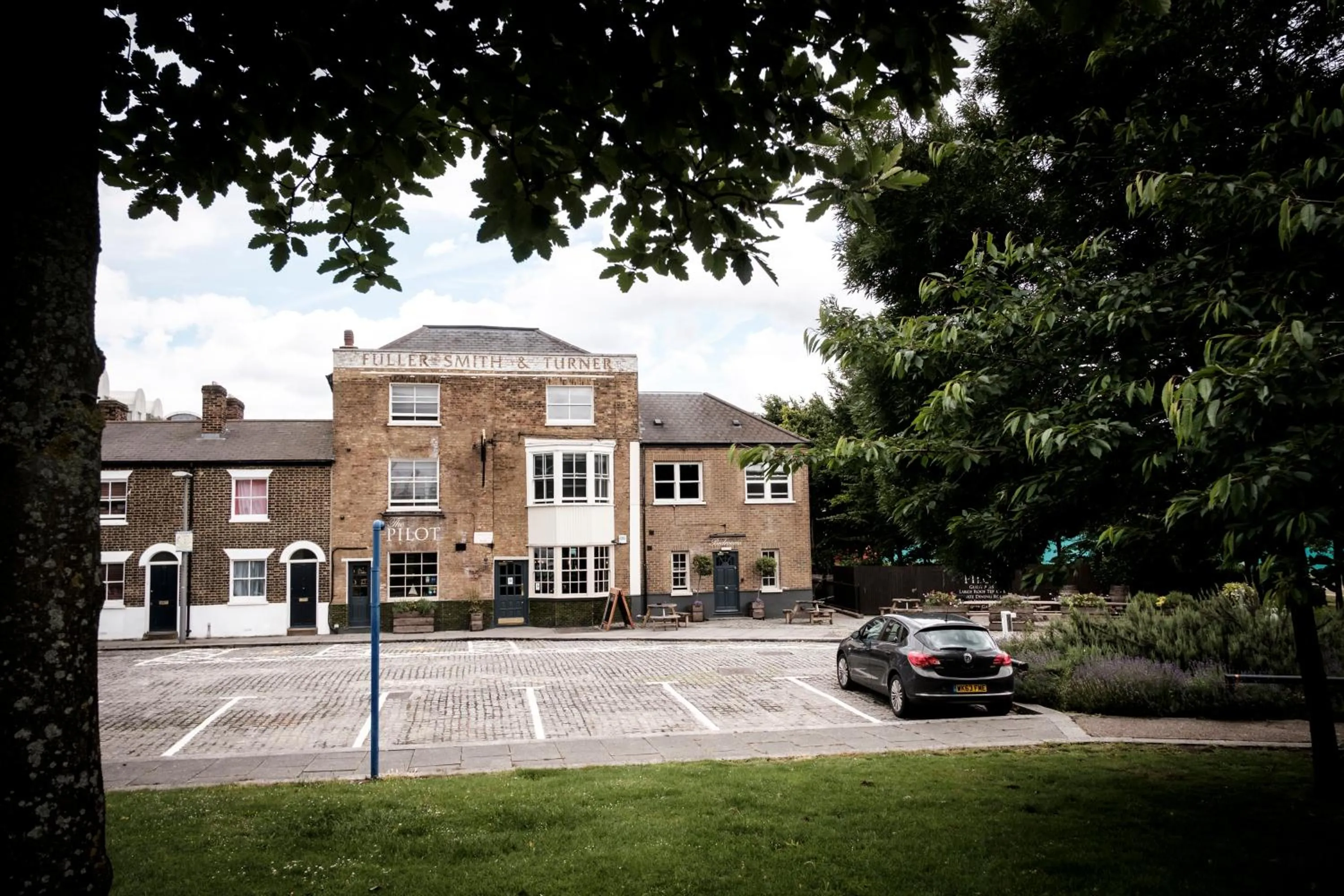 Property building in The Pilot Inn
