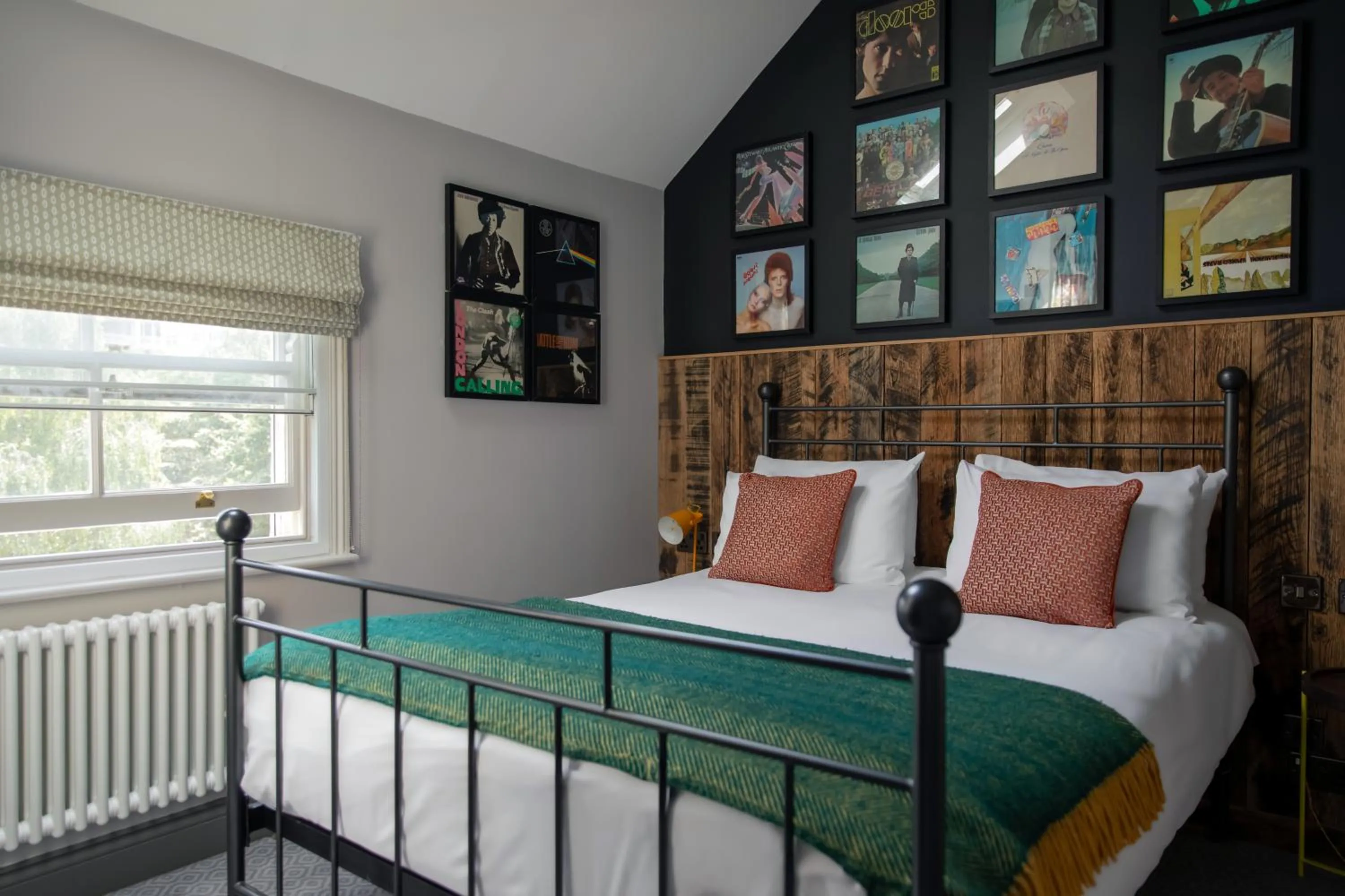 Bed in The Pilot Inn