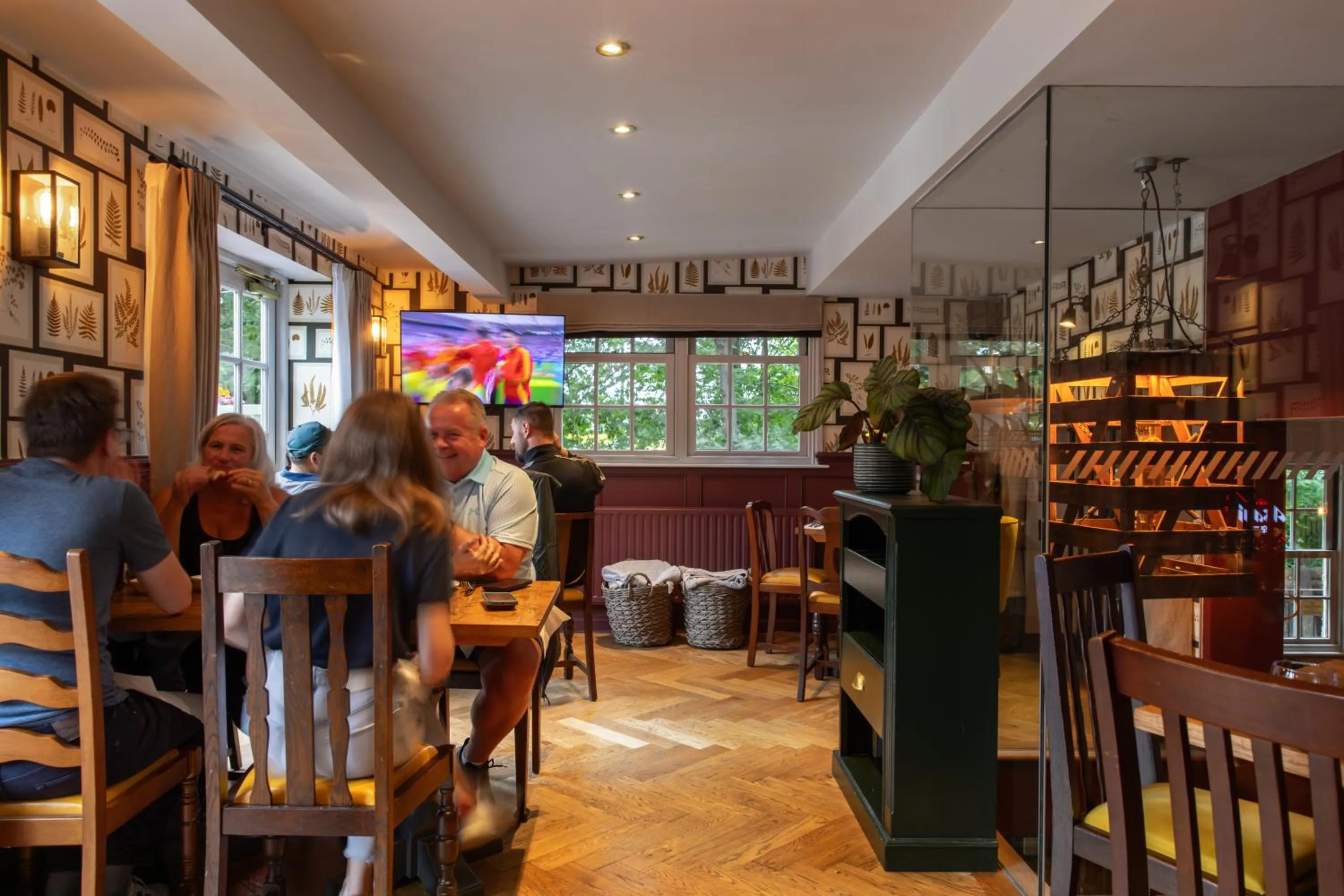 Restaurant/places to eat in The Pilot Inn