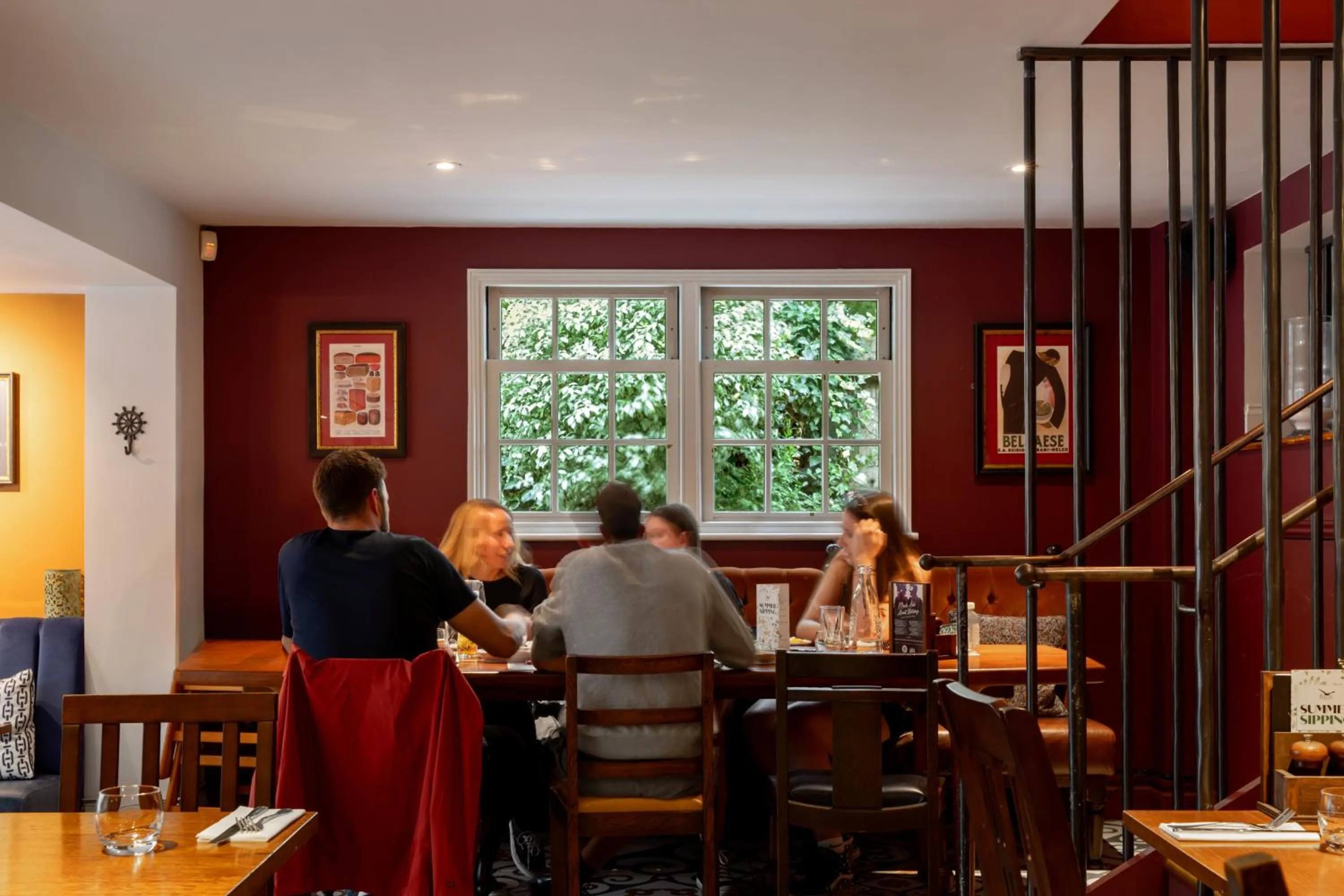 Restaurant/places to eat in The Pilot Inn