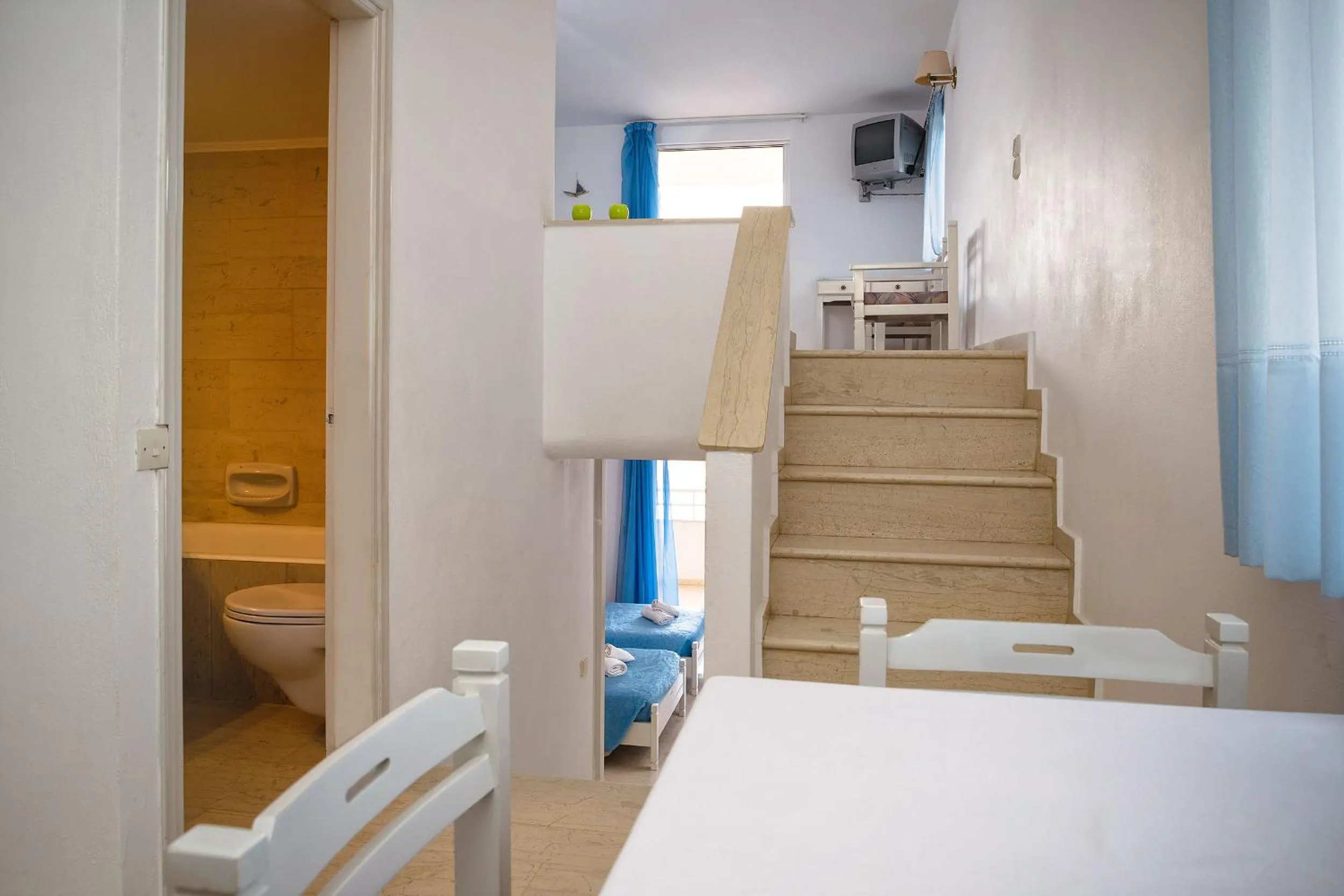 Primavera Paradise Apartments