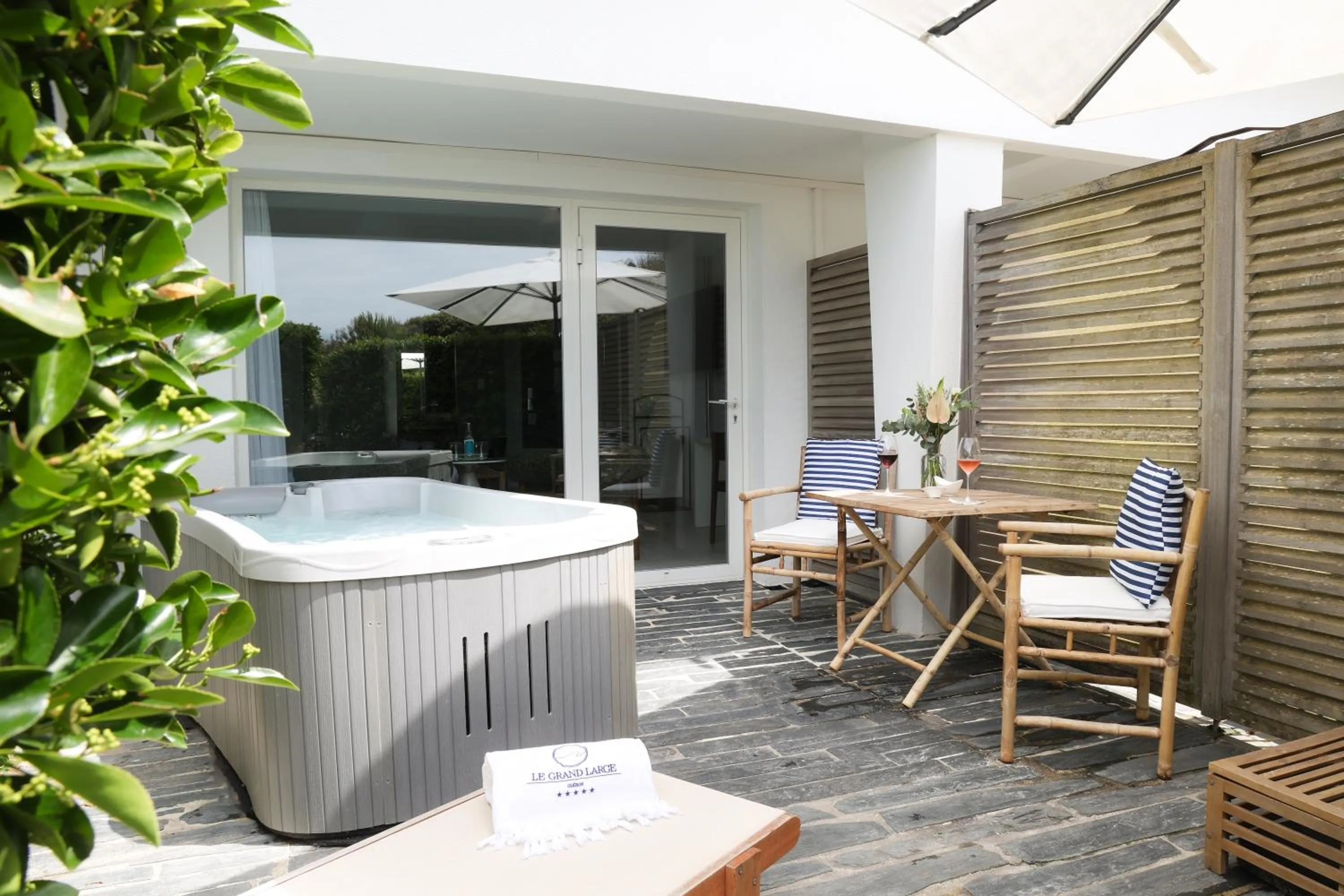 Patio in Hôtel & Spa Le Grand Large