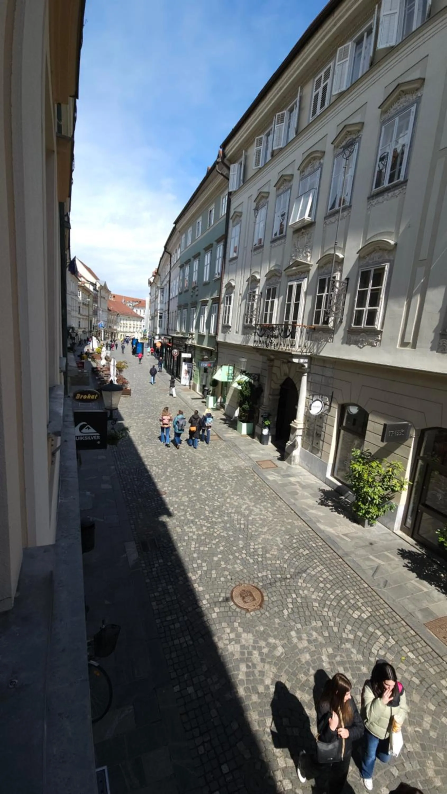 AdHoc Hostel