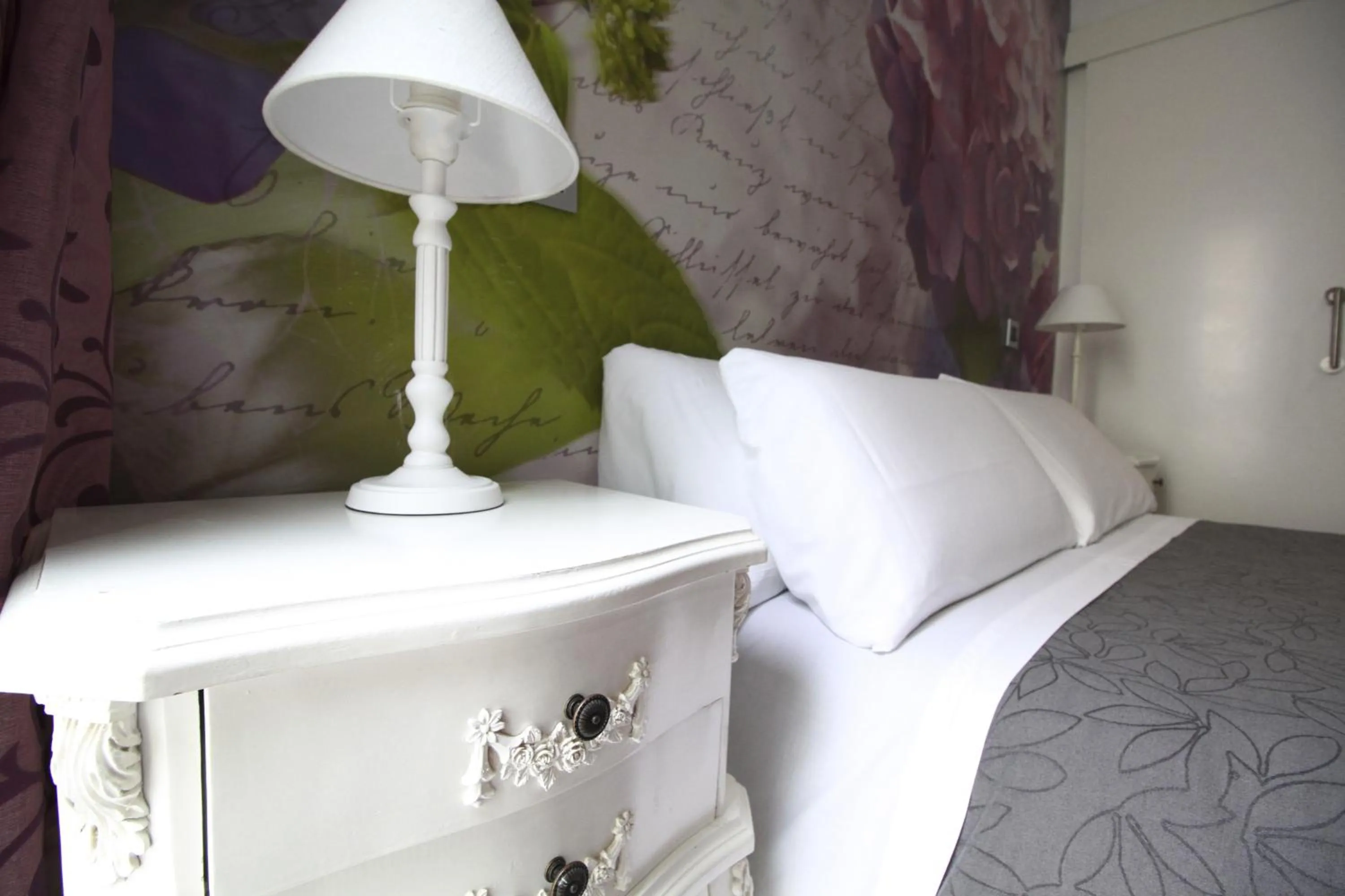 Decorative detail, Bed in Hostal Foster