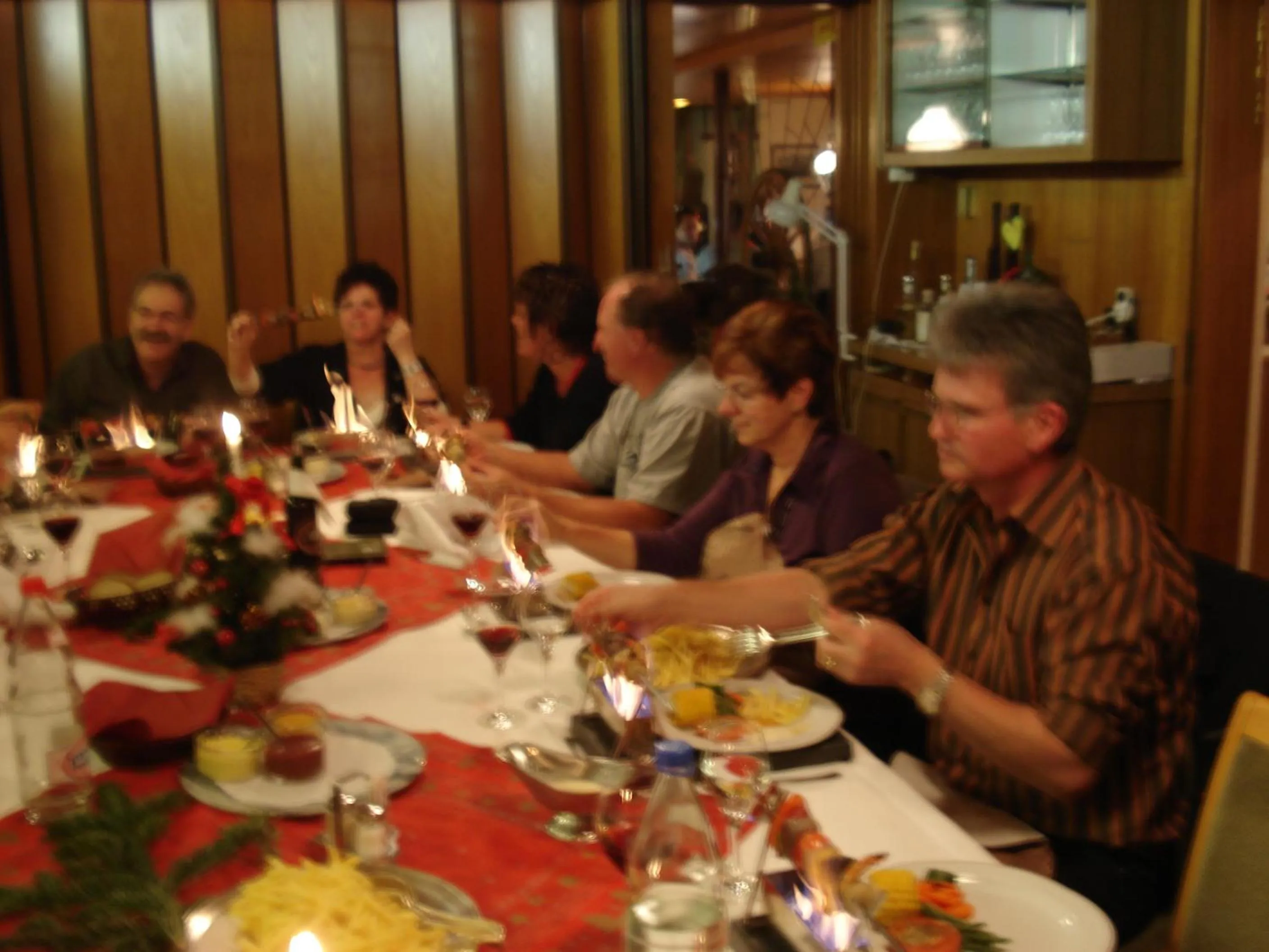 Restaurant/places to eat in Alpenrose