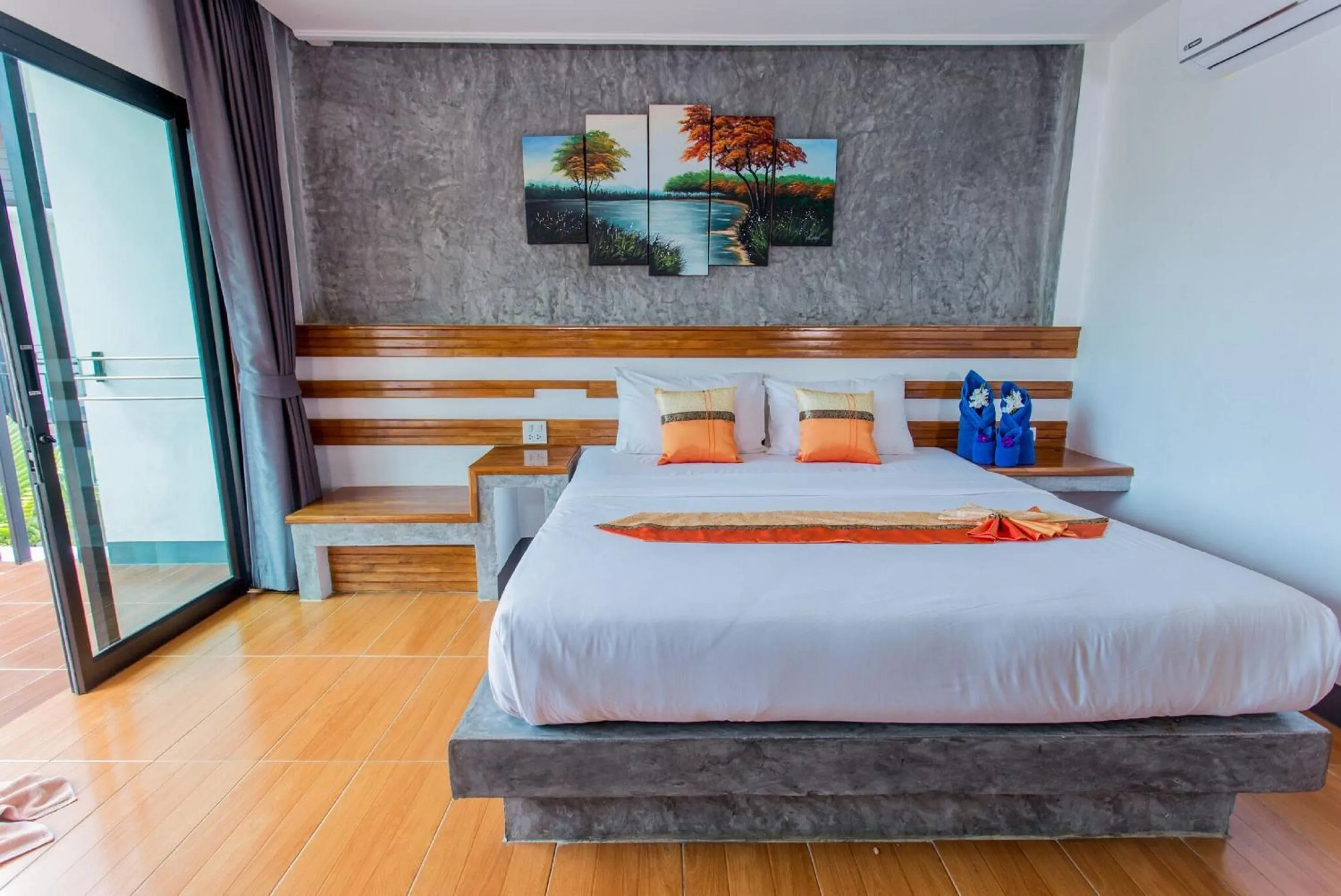 Photo of the whole room, Bed in The Ozo Kohtao