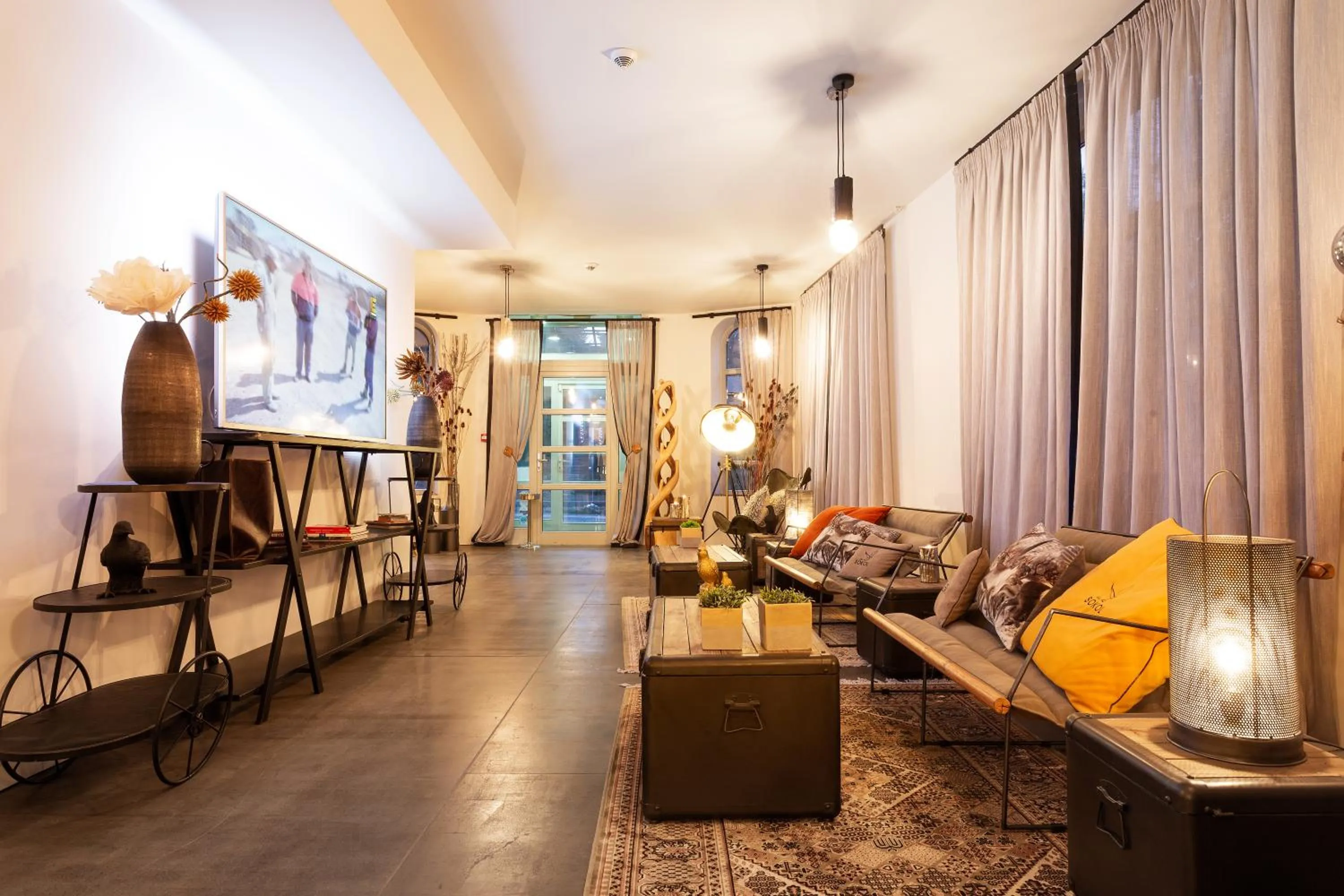 Communal lounge/ TV room in Villa Sokol