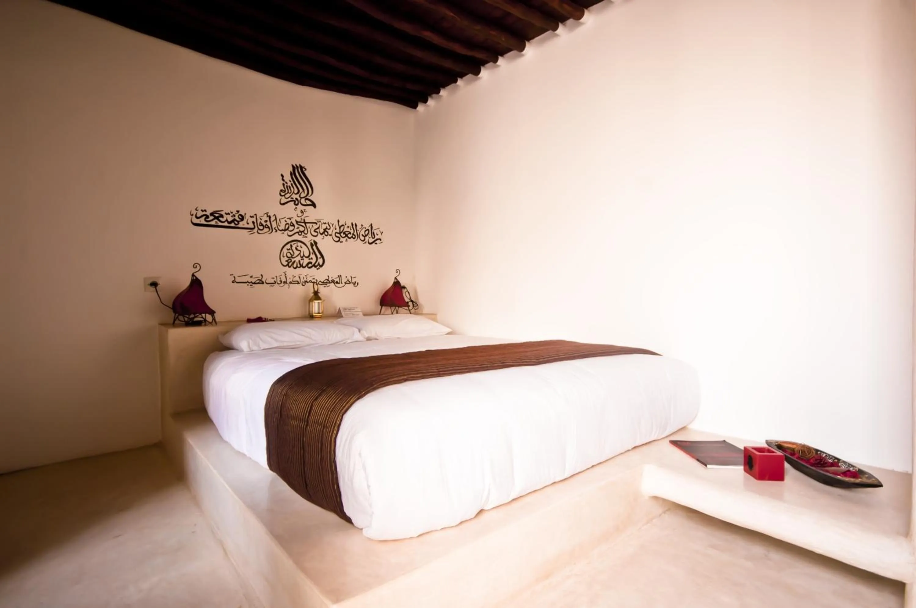Bed in Riad El Maâti