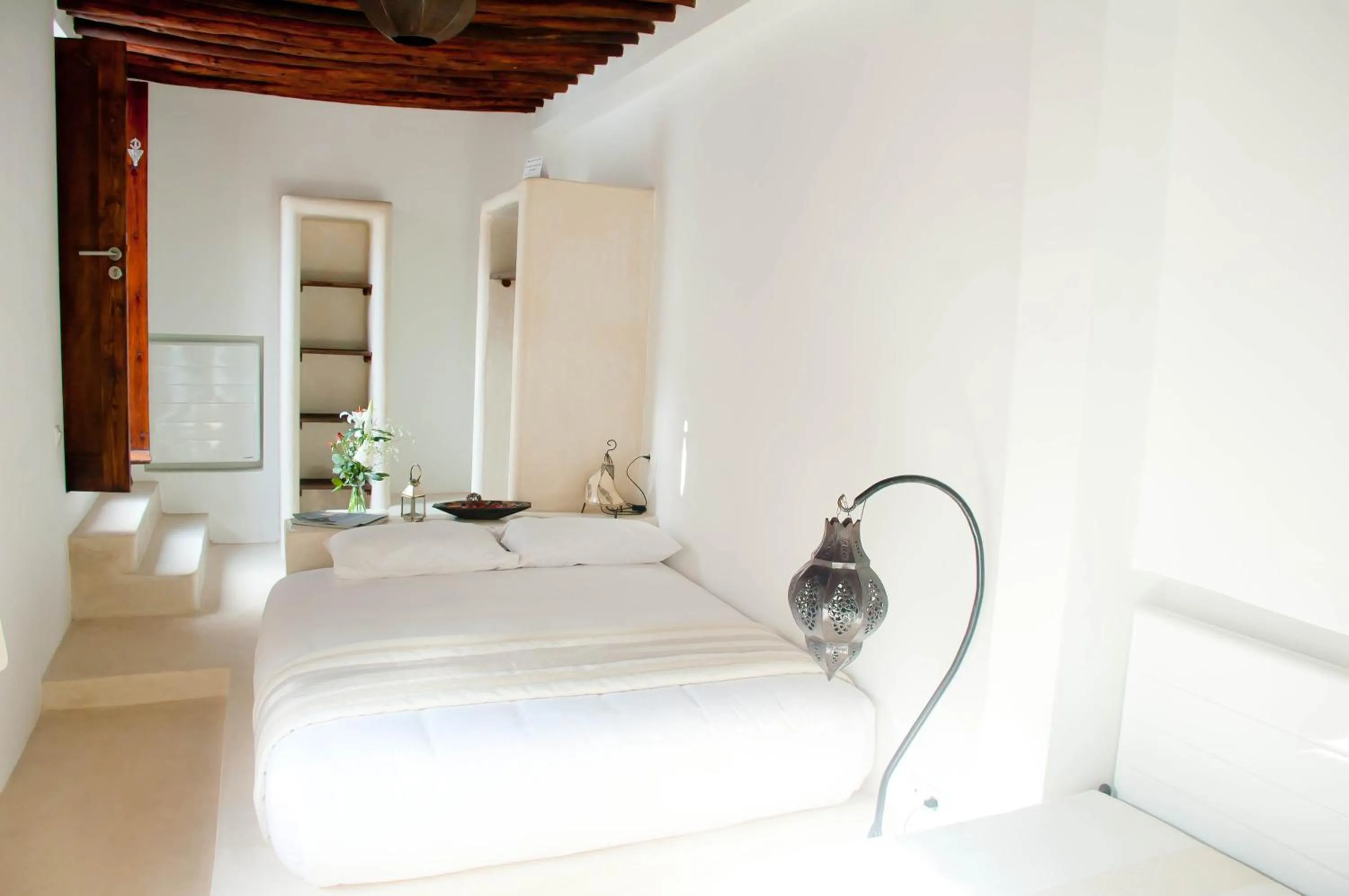 Photo of the whole room, Bed in Riad El Maâti