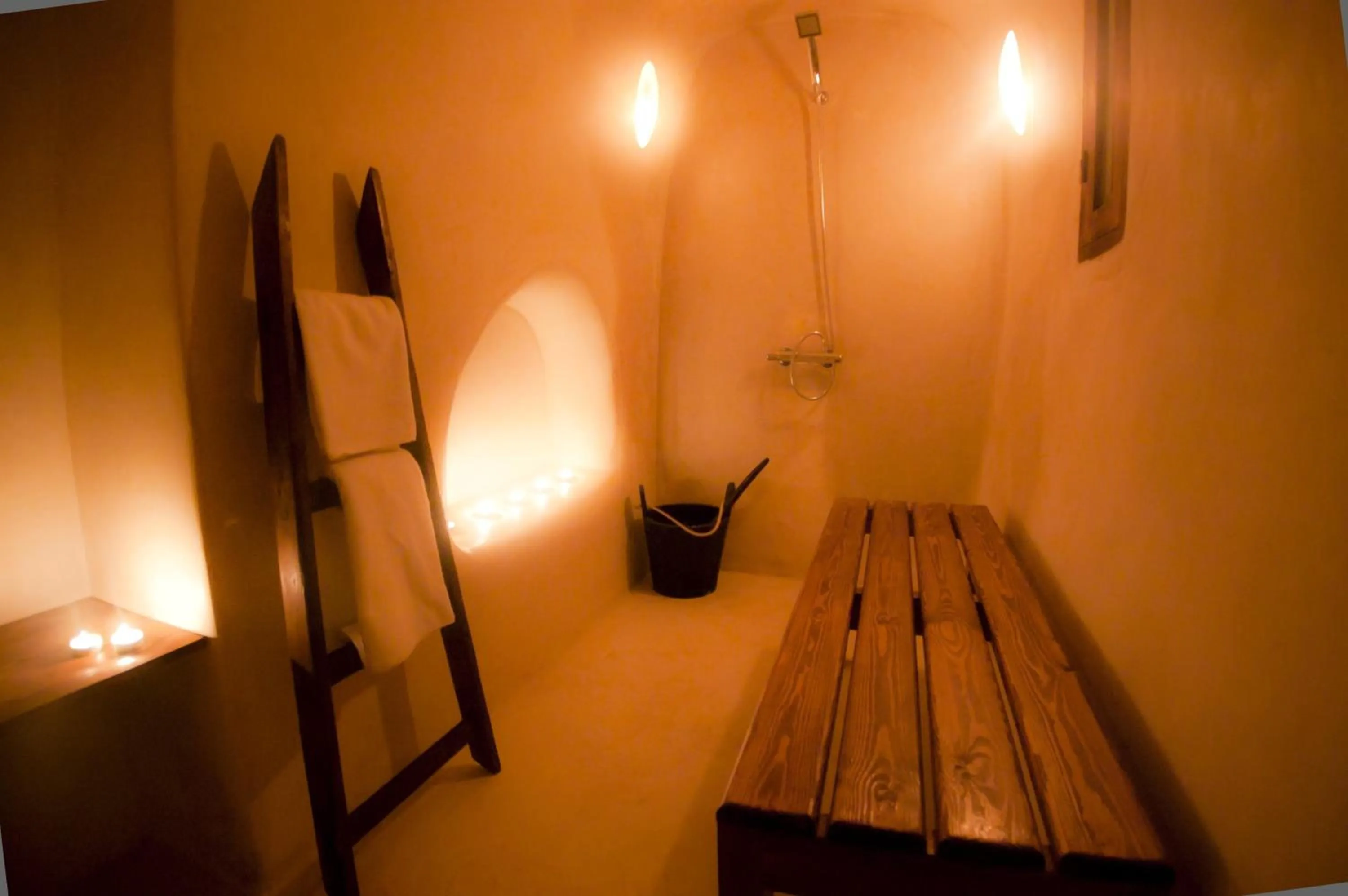 Spa and wellness centre/facilities in Riad El Maâti