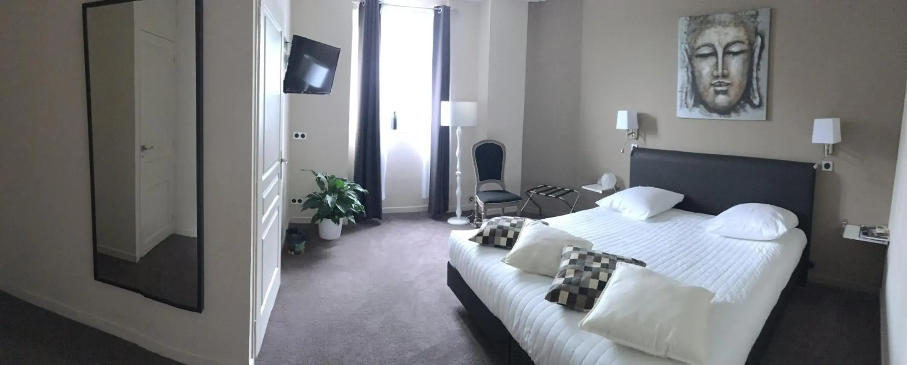 Bed in Logis Manoir de Fourcy Bed in Logis Manoir de Fourcy