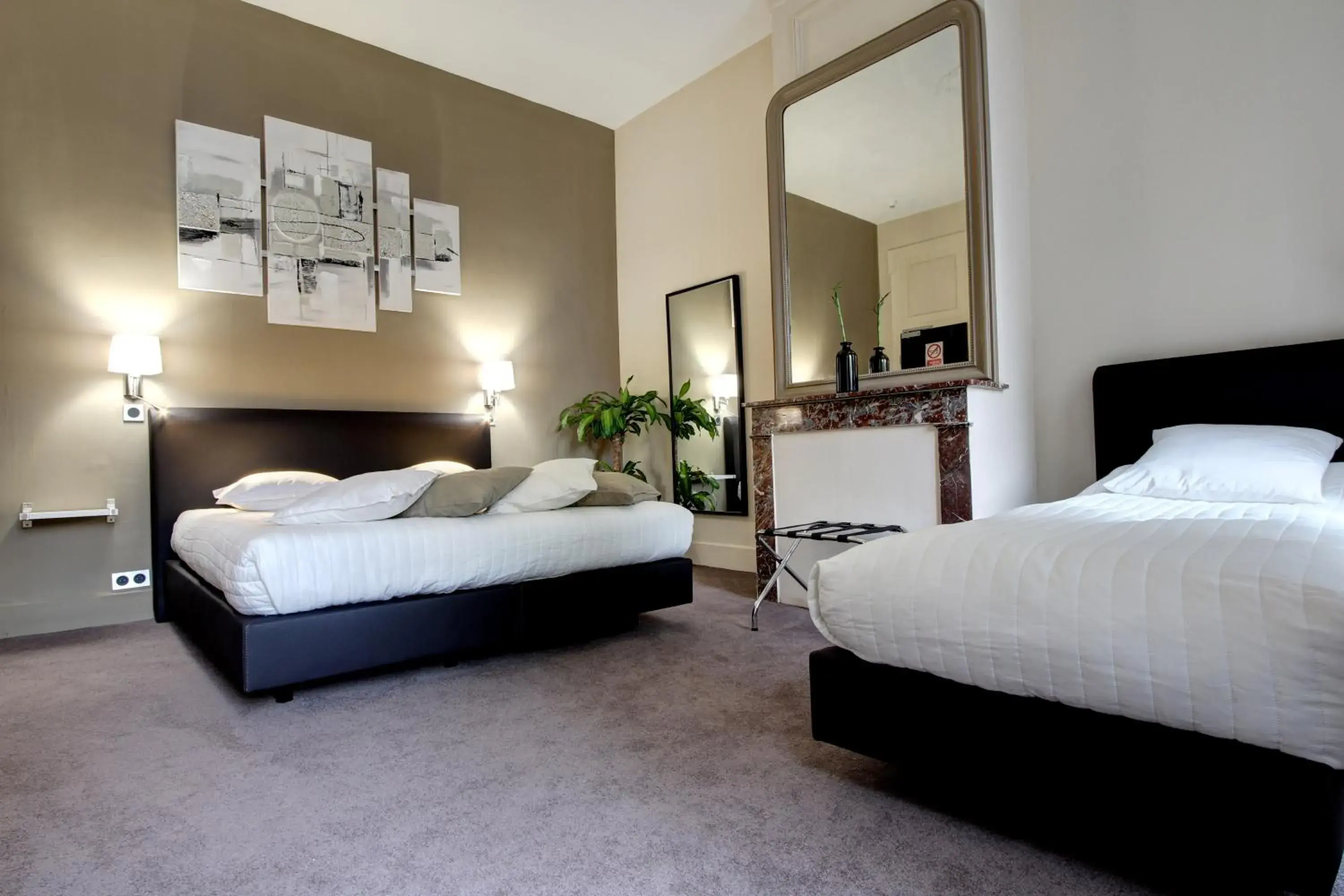 Bed in Logis Manoir de Fourcy Bed in Logis Manoir de Fourcy