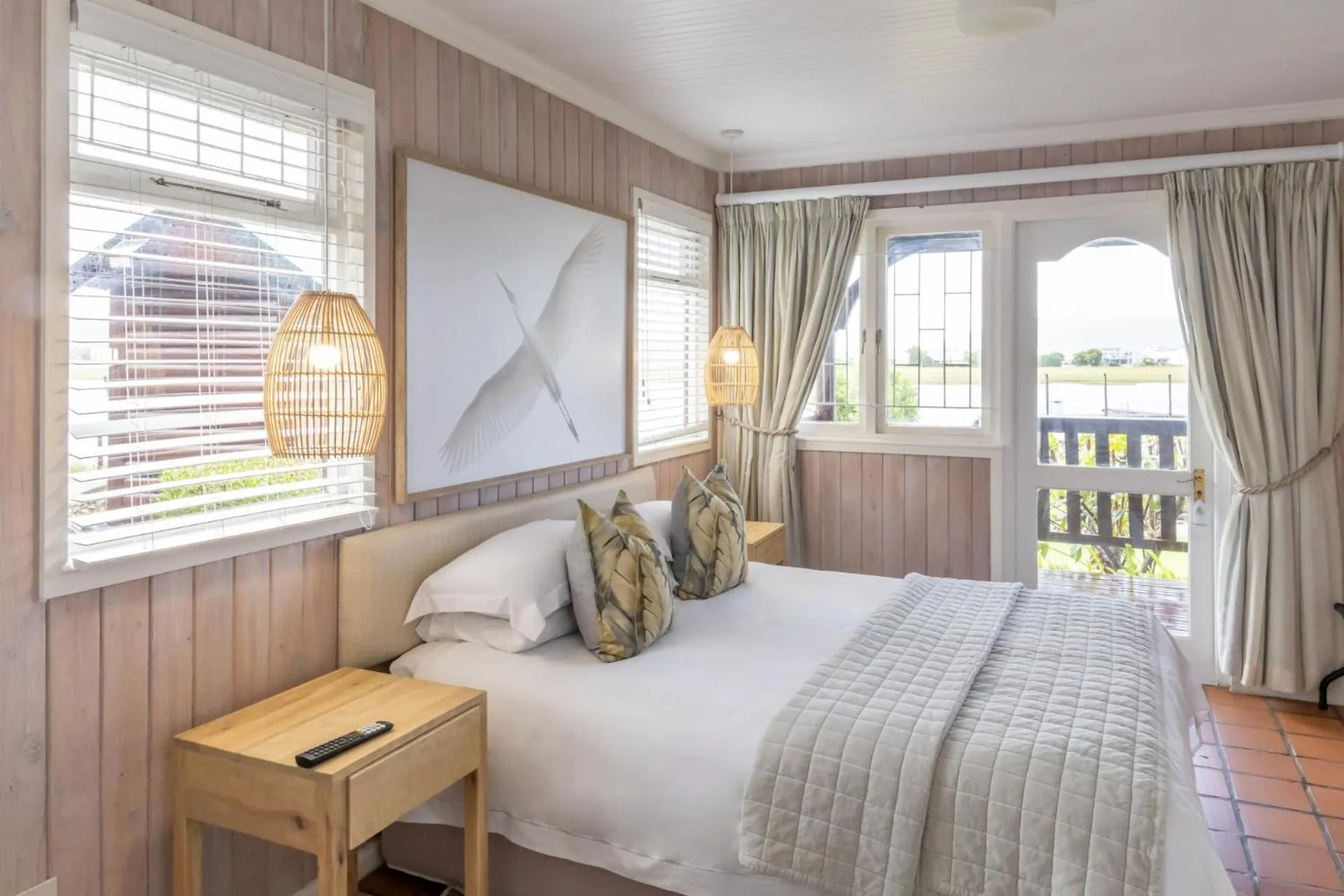 4 TIDES @ Knysna River Club in Knysna River Club by First Private Stays