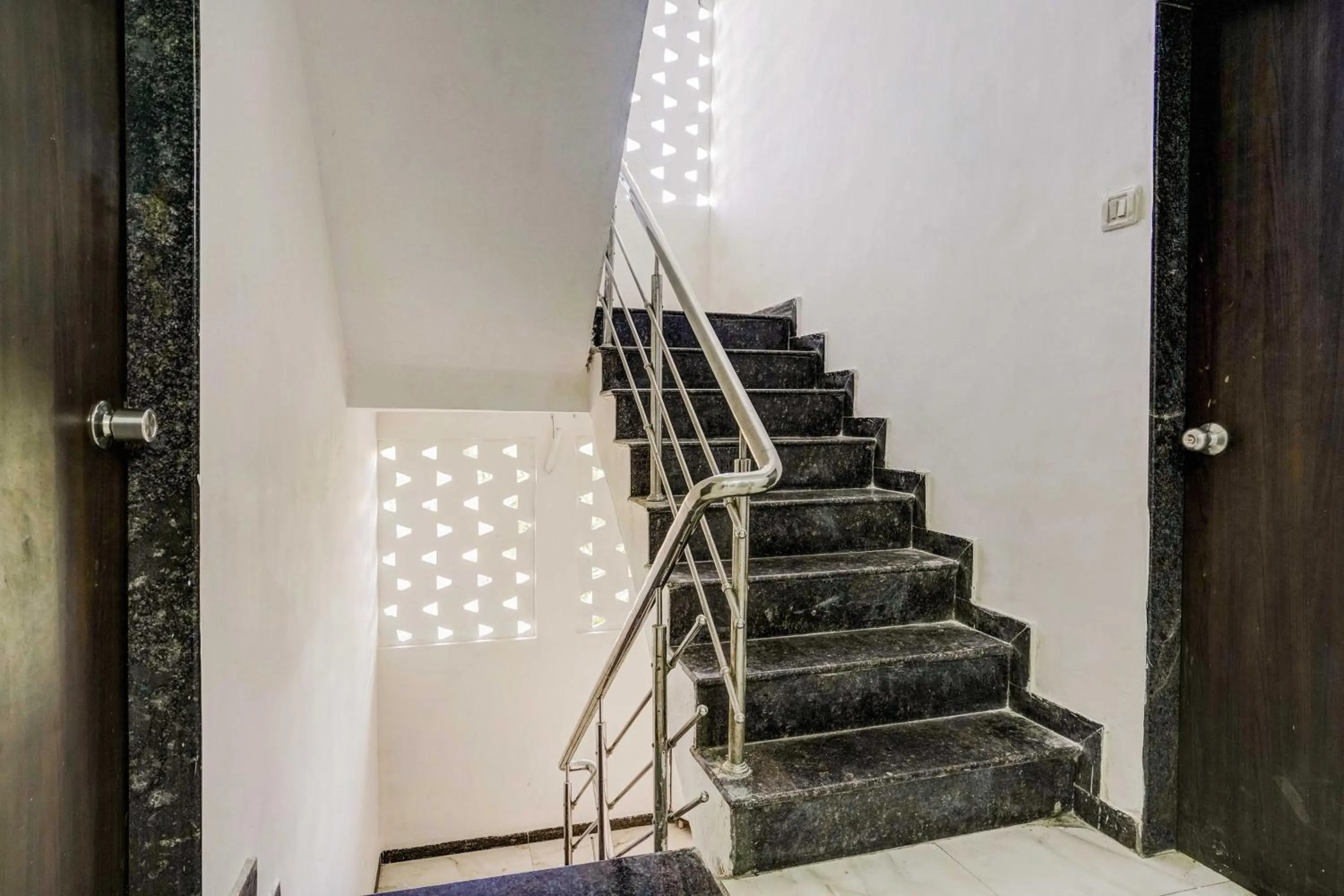 Lobby or reception in FabHotel Sahara Inn - Nr Vijay Mamta Theatre, Nashik Road