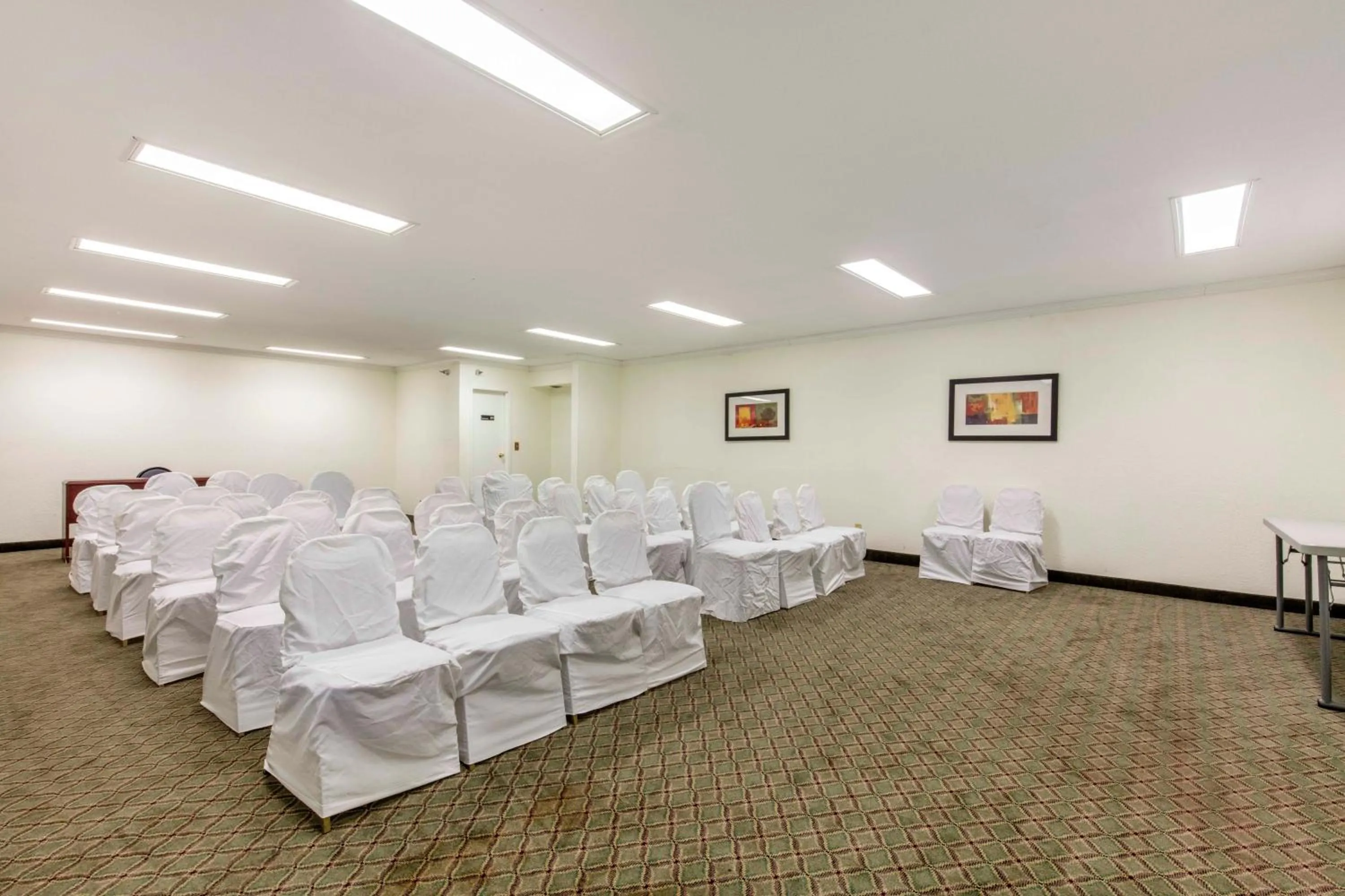 Meeting/conference room in Motel 6-Little Rock, AR - Airport