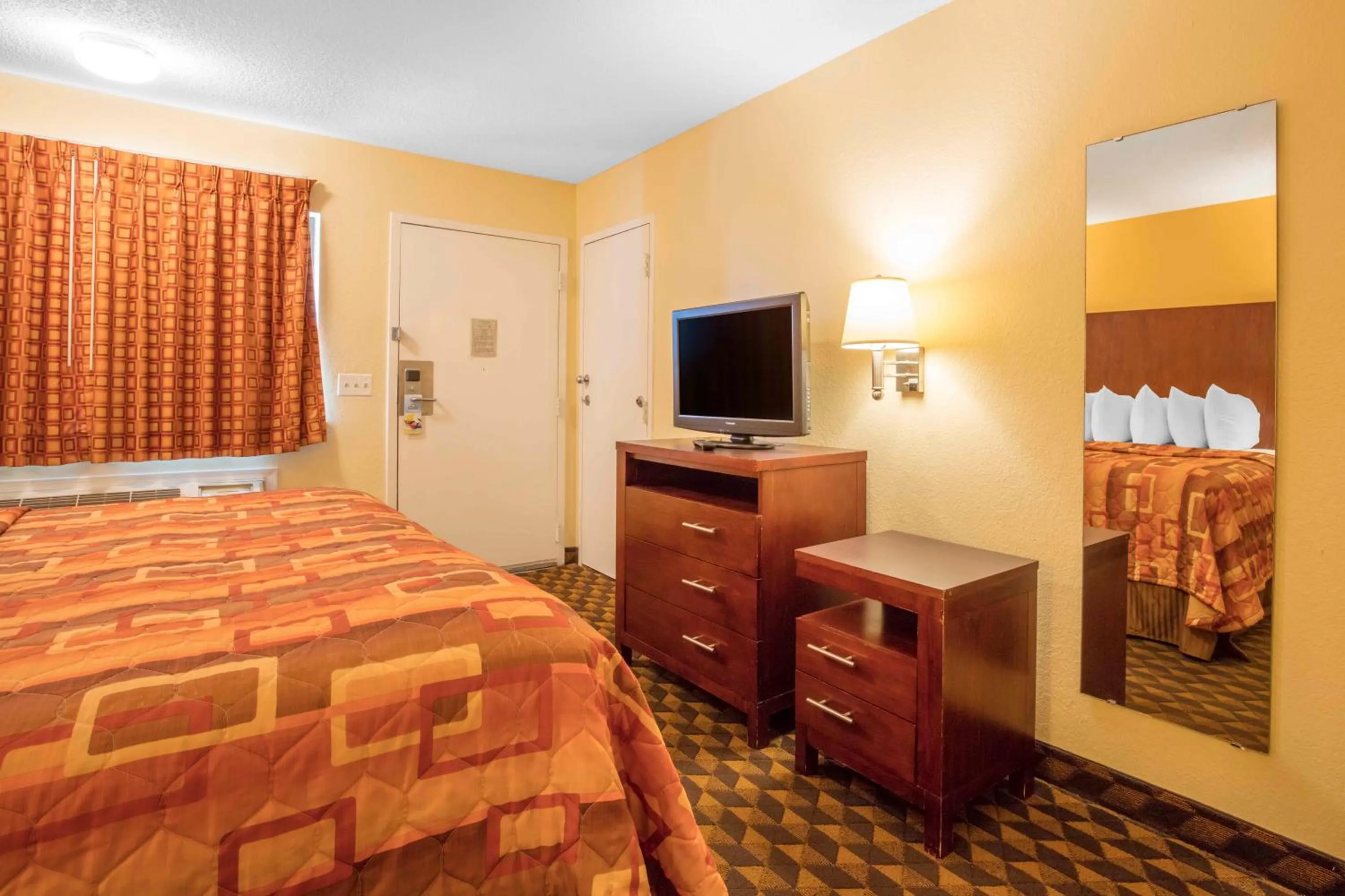 Bedroom, Bed in Motel 6-Little Rock, AR - Airport