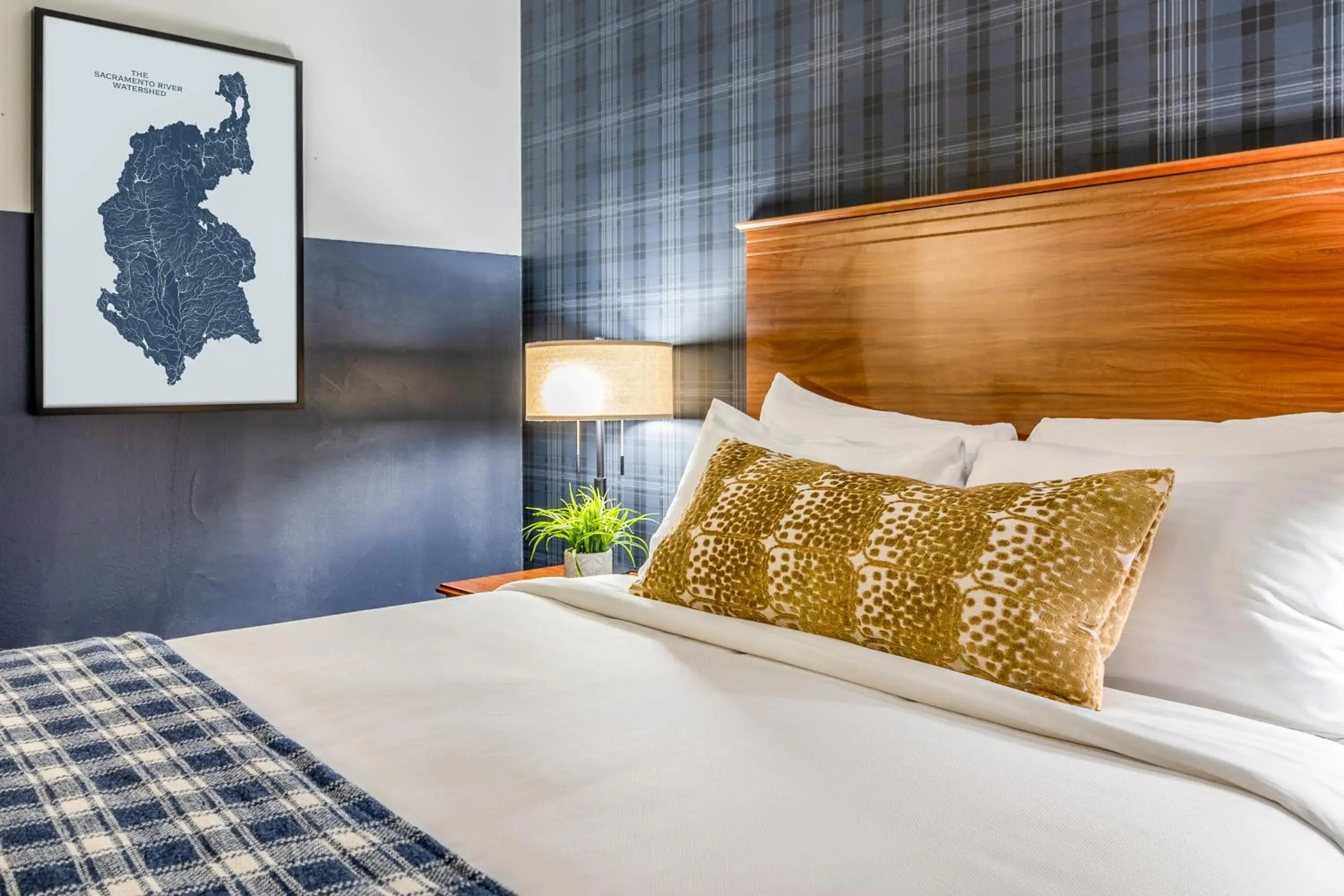 Decorative detail, Bed in The Angler Lodge Decorative detail, Bed in The Angler Lodge