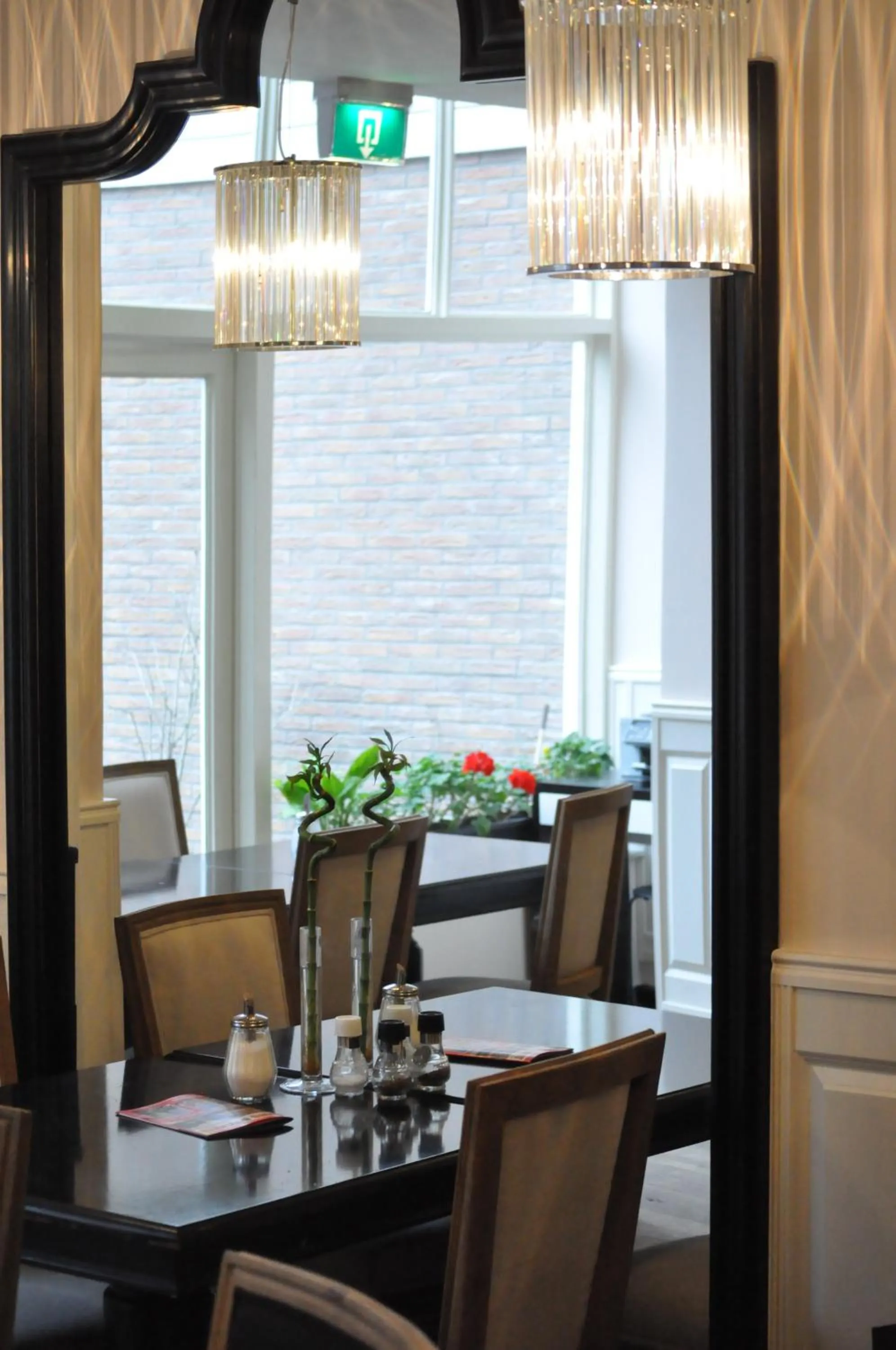 Restaurant/places to eat in The Concert Hotel