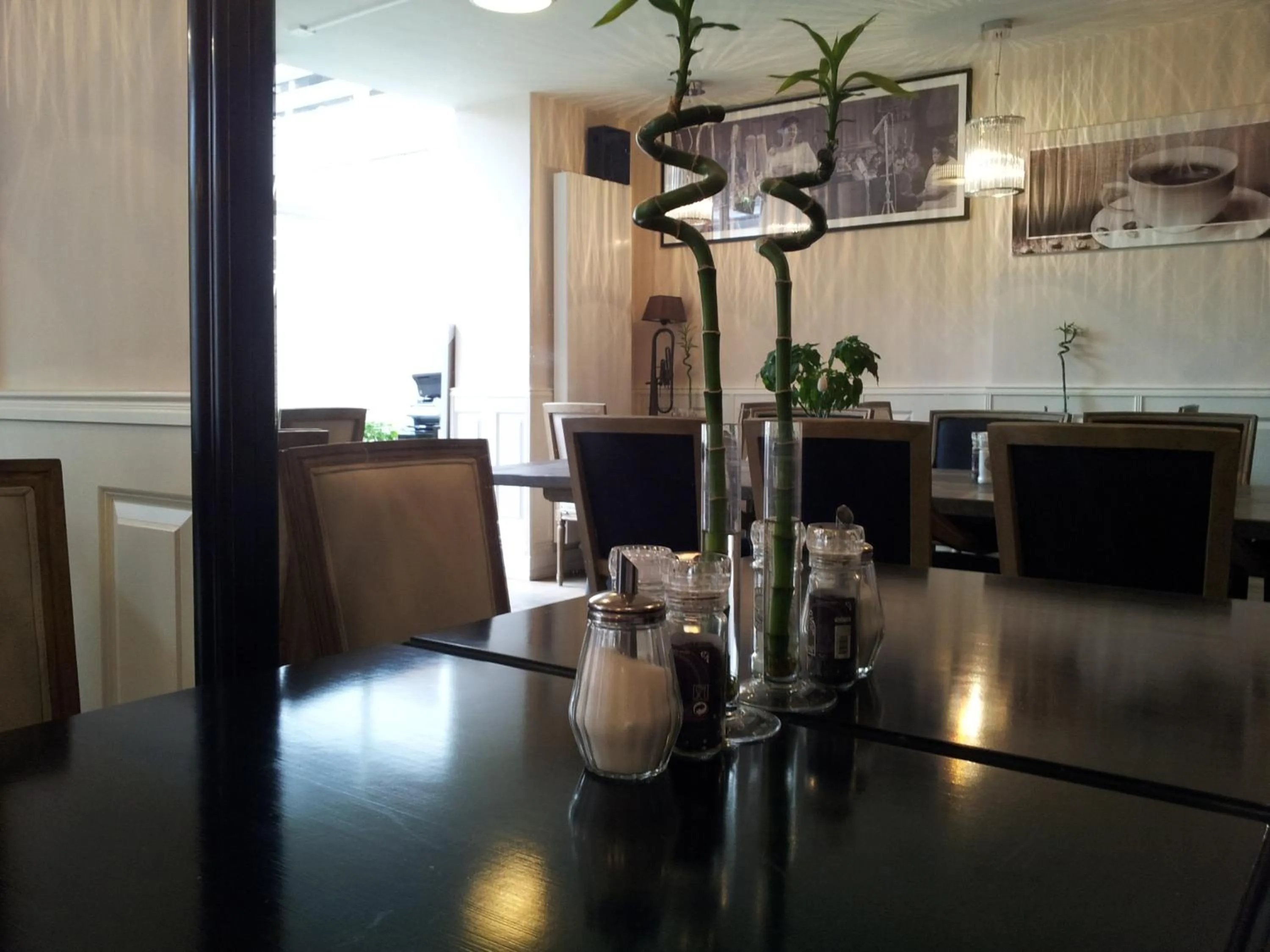 Restaurant/places to eat in The Concert Hotel