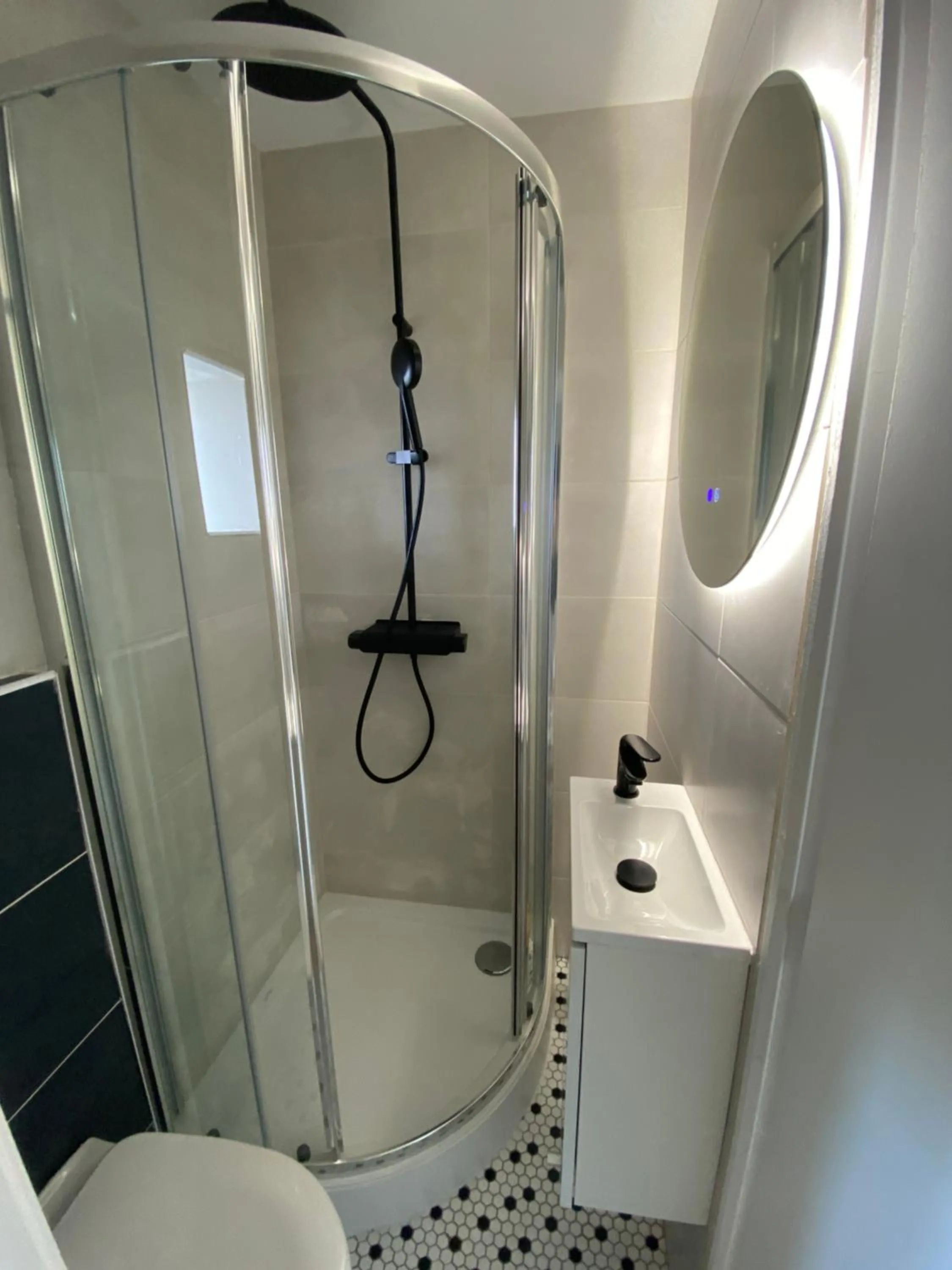 Shower in L'Escale Appartements et Suites en bord de Mer