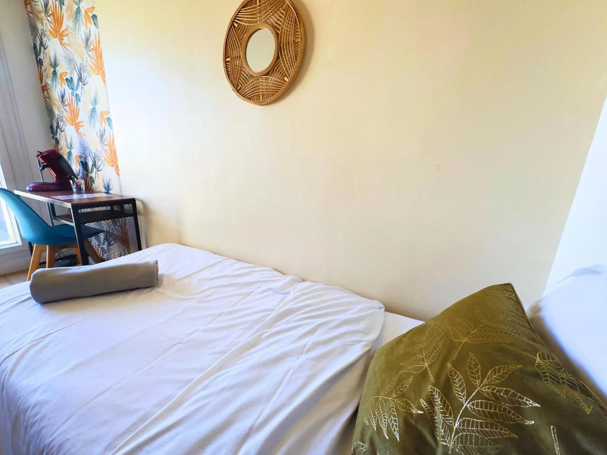 Bed in L'Escale Appartements et Suites en bord de Mer