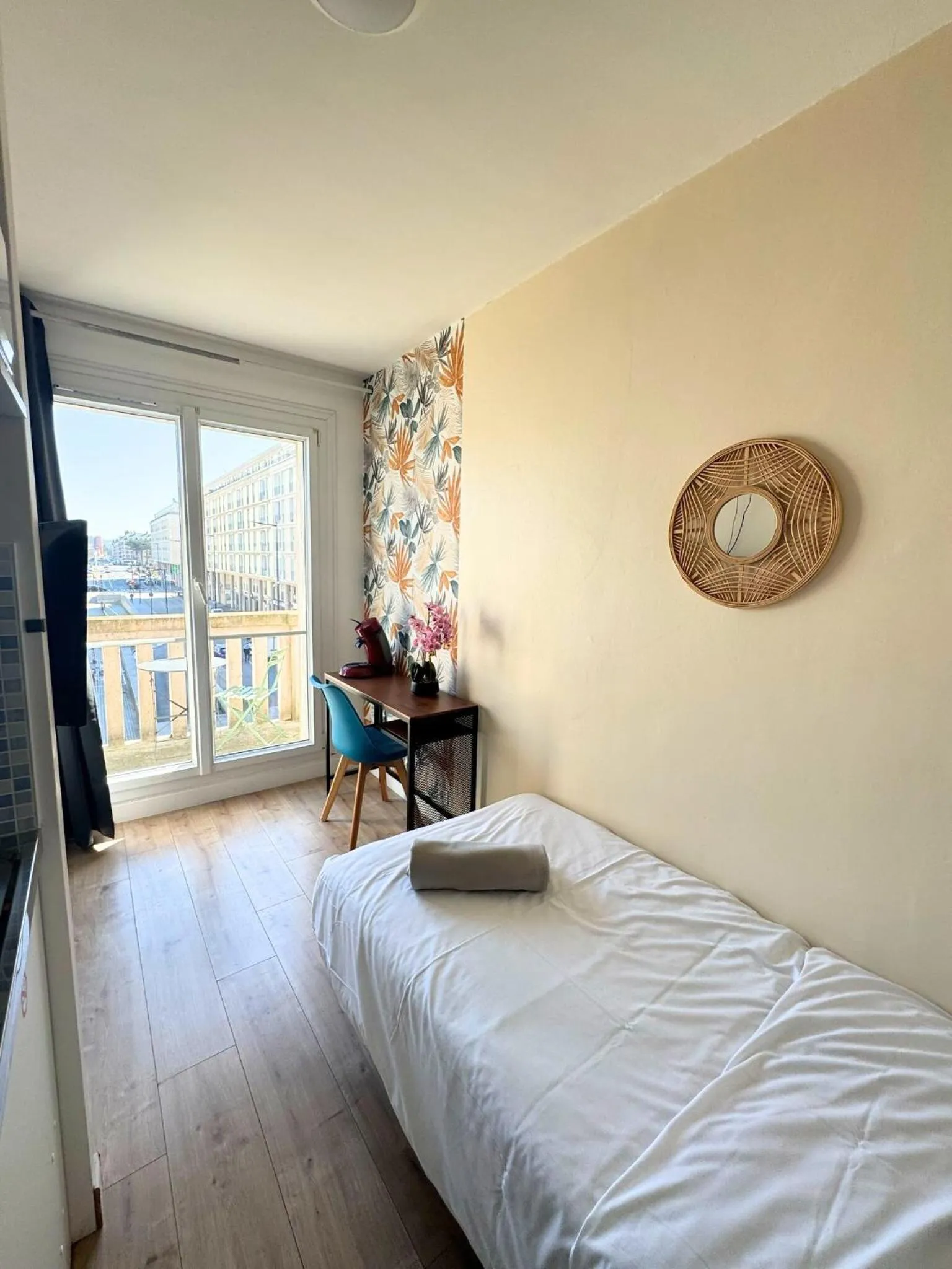 Bed in L'Escale Appartements et Suites en bord de Mer