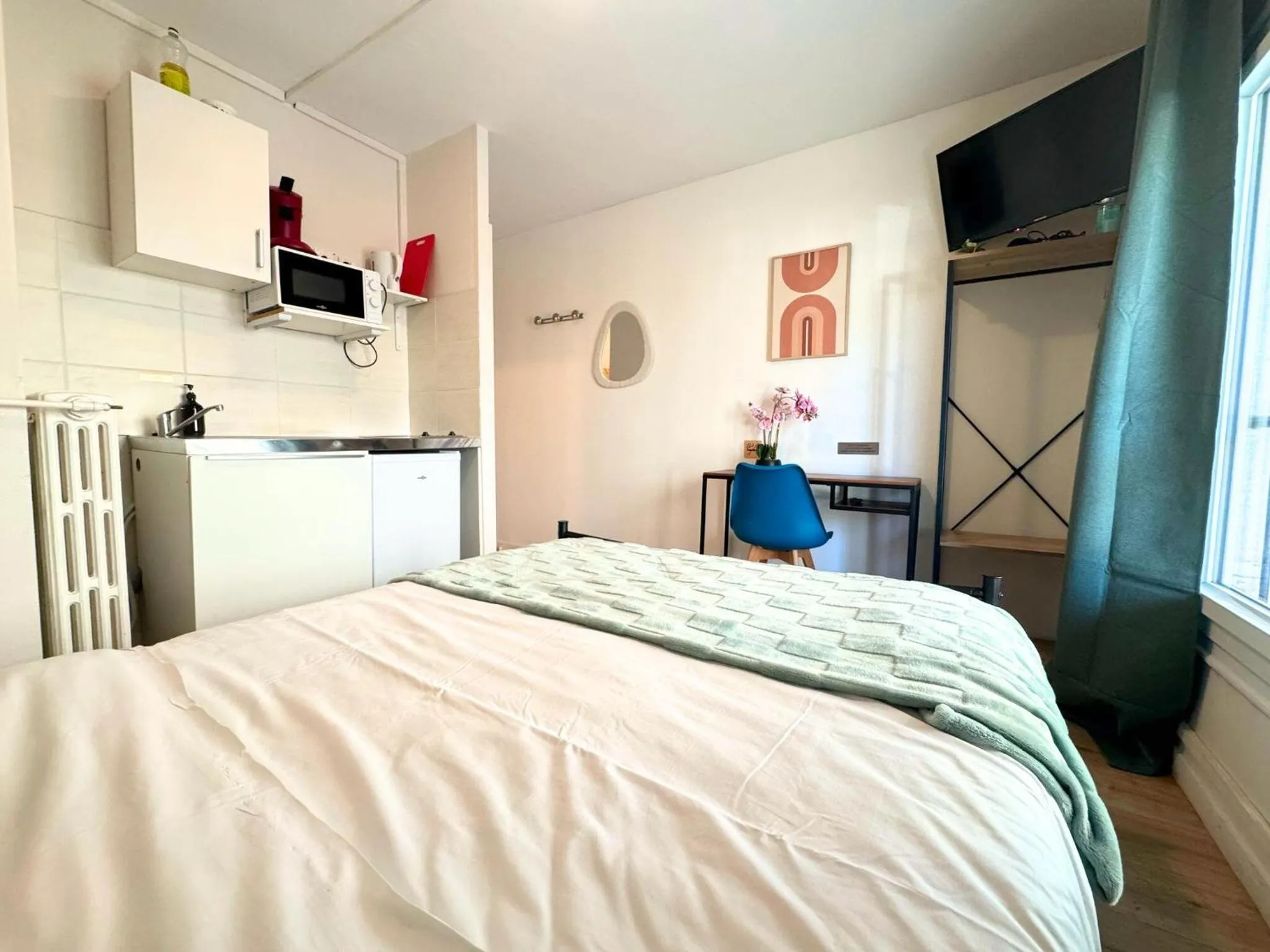 Bed in L'Escale Appartements et Suites en bord de Mer