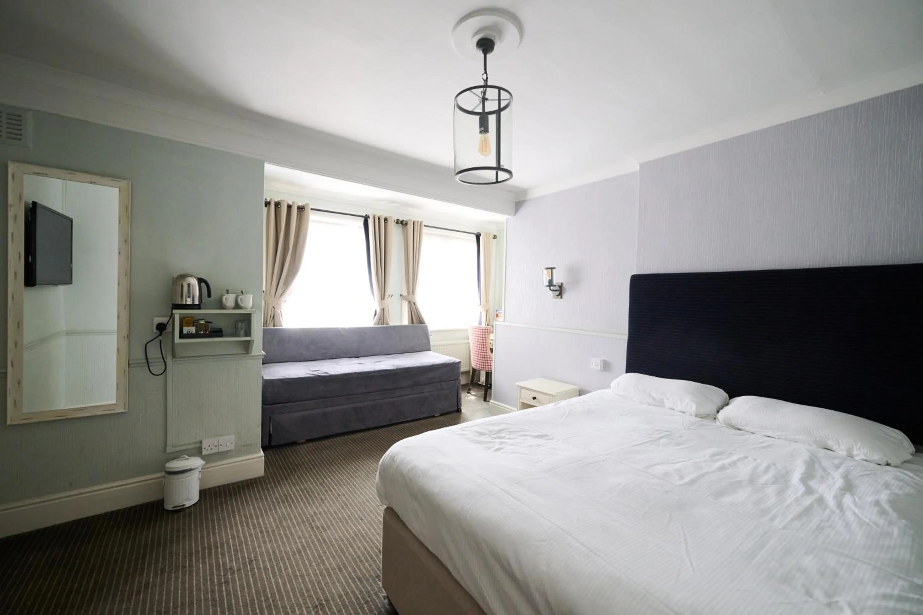 Bedroom, Bed in White Hart, Newmarket by Marston's Inns