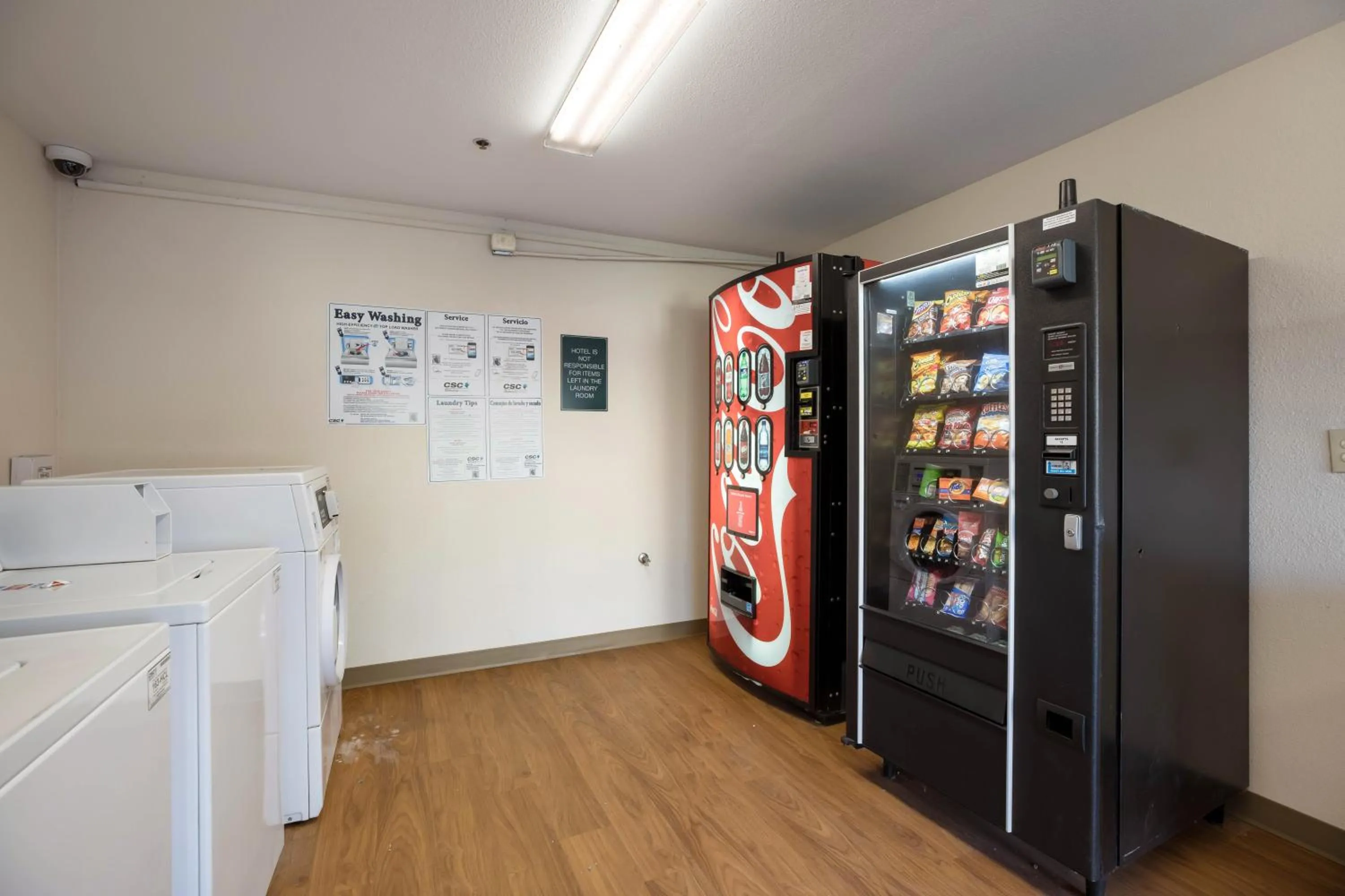 Decorative detail in HomeTowne Studios by Red Roof Lake Charles - Sulphur