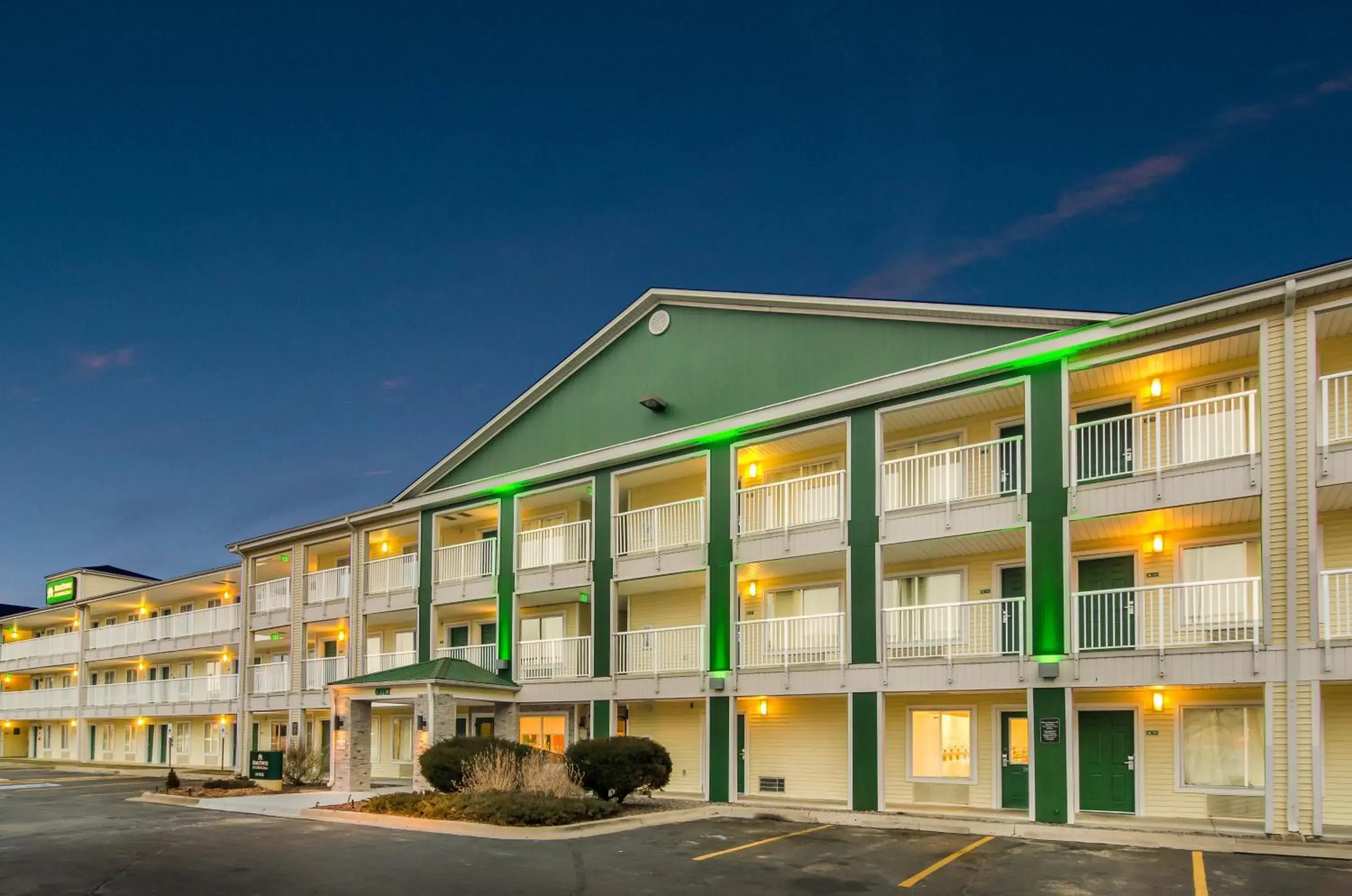 Property building in HomeTowne Studios by Red Roof Lake Charles - Sulphur Property building in HomeTowne Studios by Red Roof Lake Charles - Sulphur