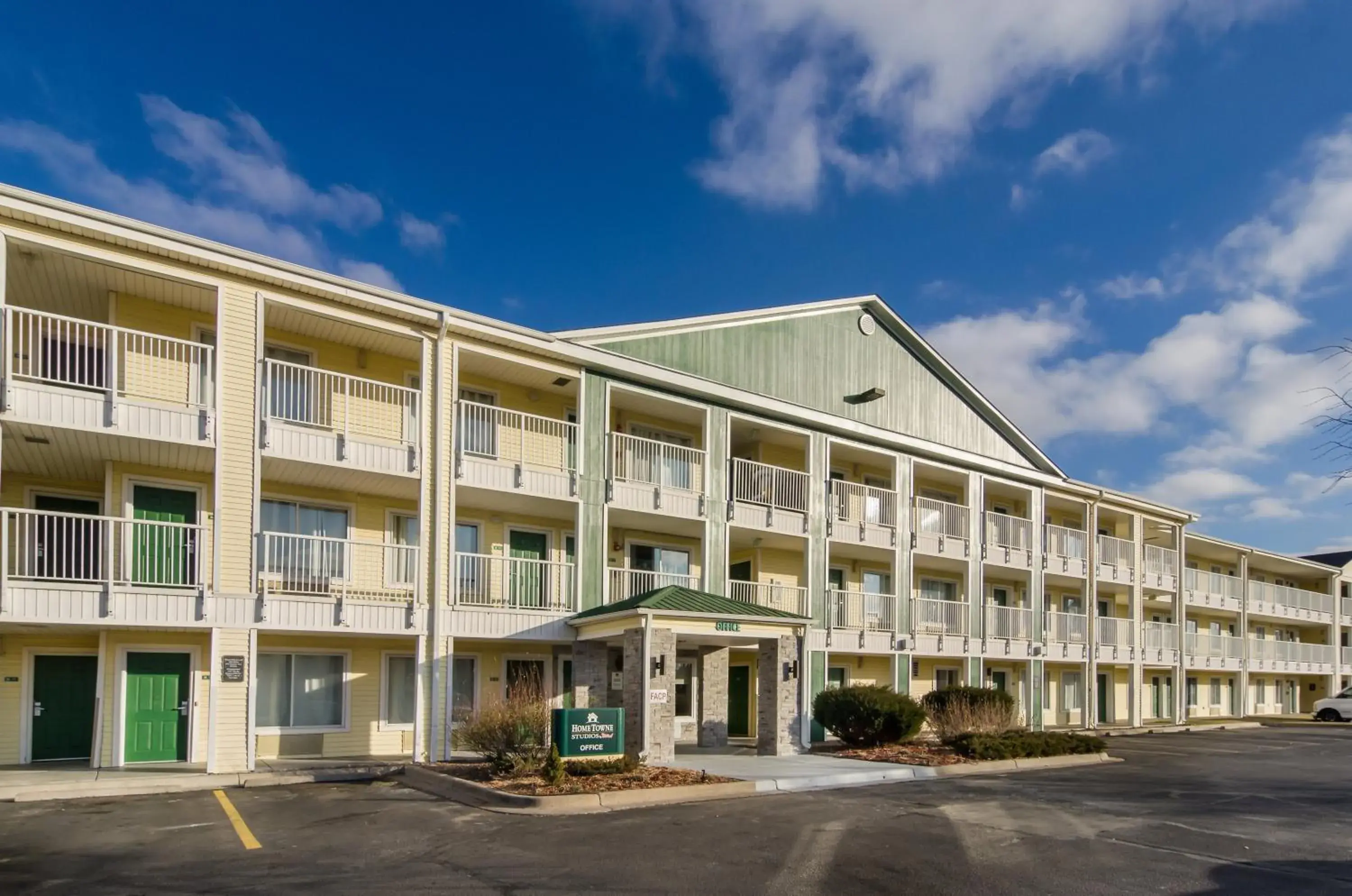 Property building in HomeTowne Studios by Red Roof Lake Charles - Sulphur Property building in HomeTowne Studios by Red Roof Lake Charles - Sulphur